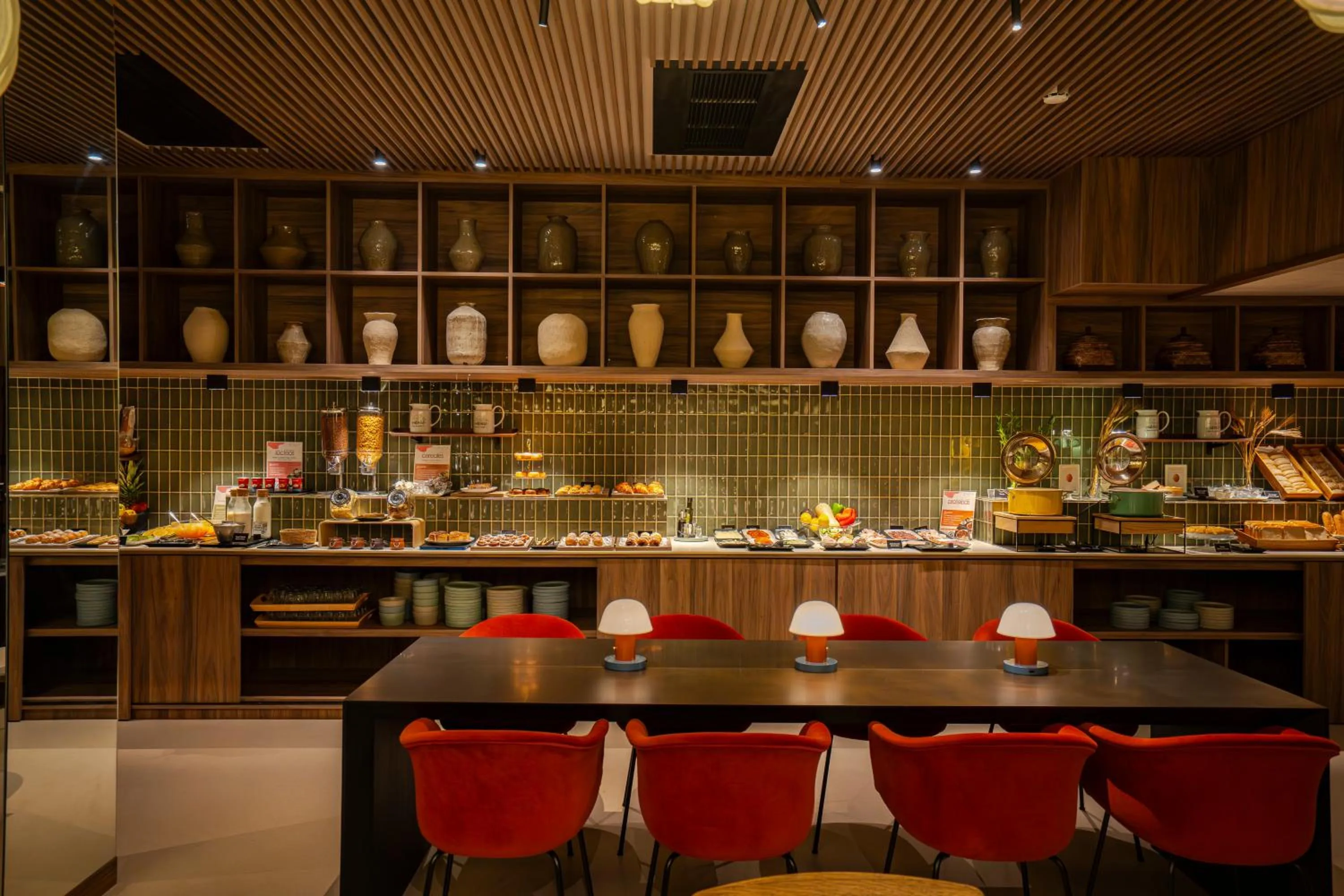 Buffet breakfast in Zenit Borrell