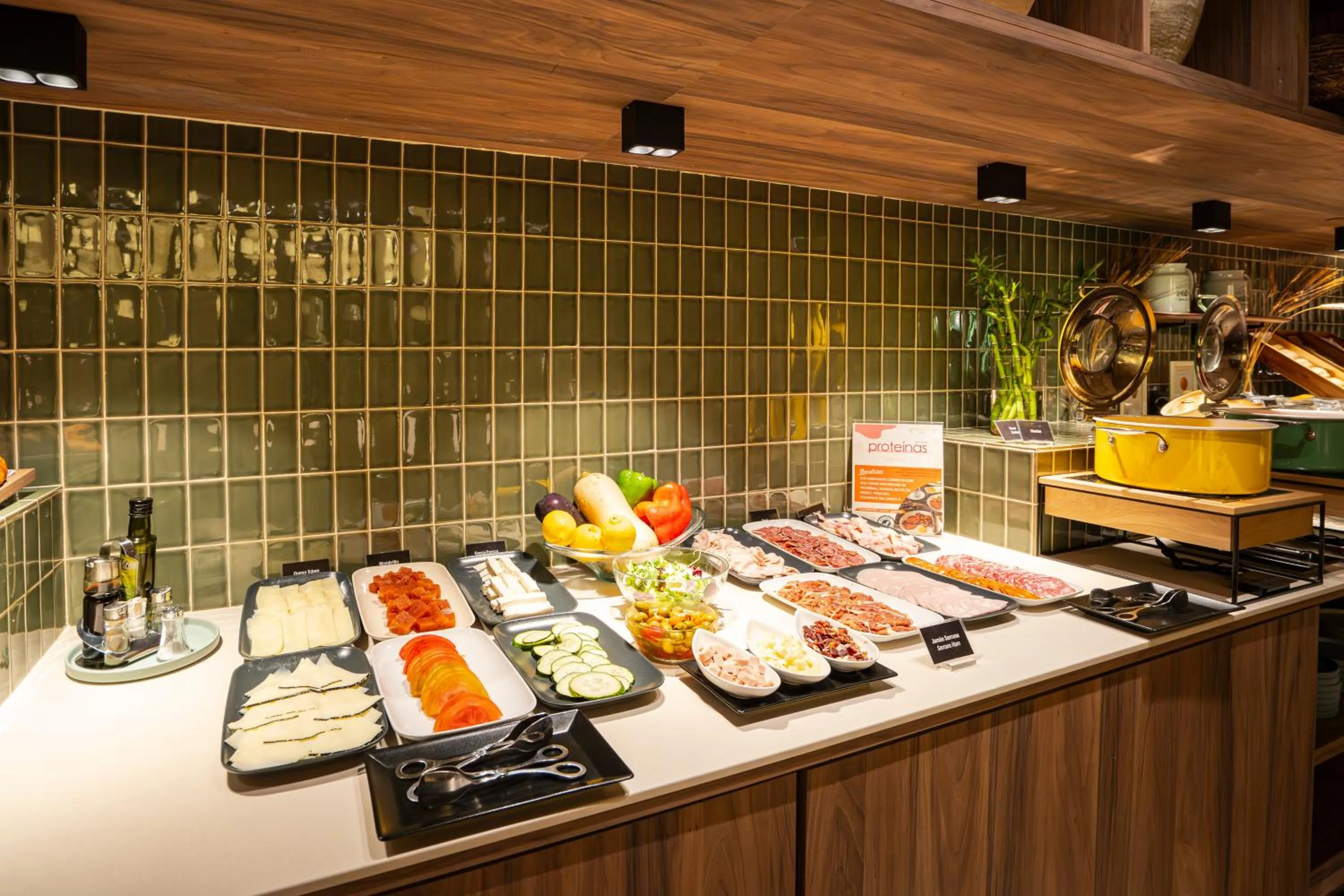 Buffet breakfast in Zenit Borrell