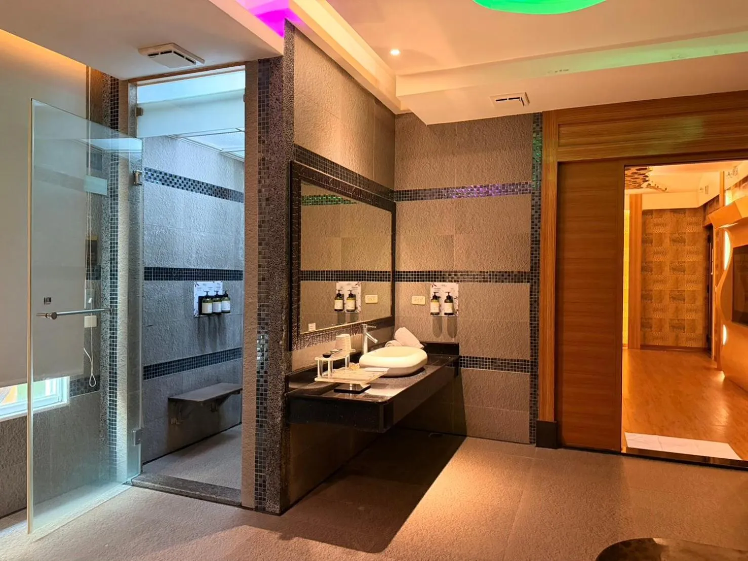 Bathroom in Wei Feng Exquisite Motel Pintung Branch