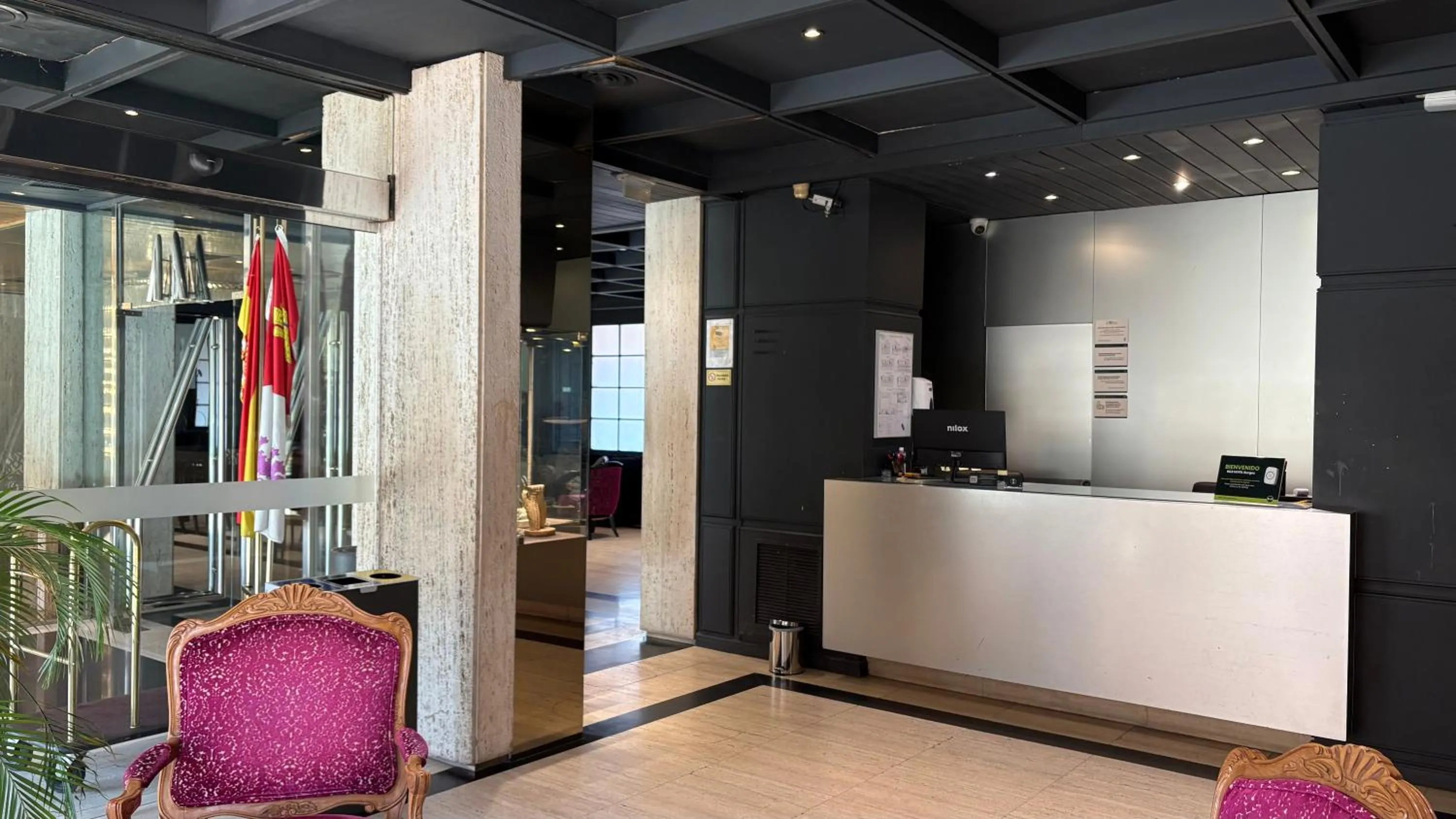 Lobby or reception in B&B HOTEL Burgos