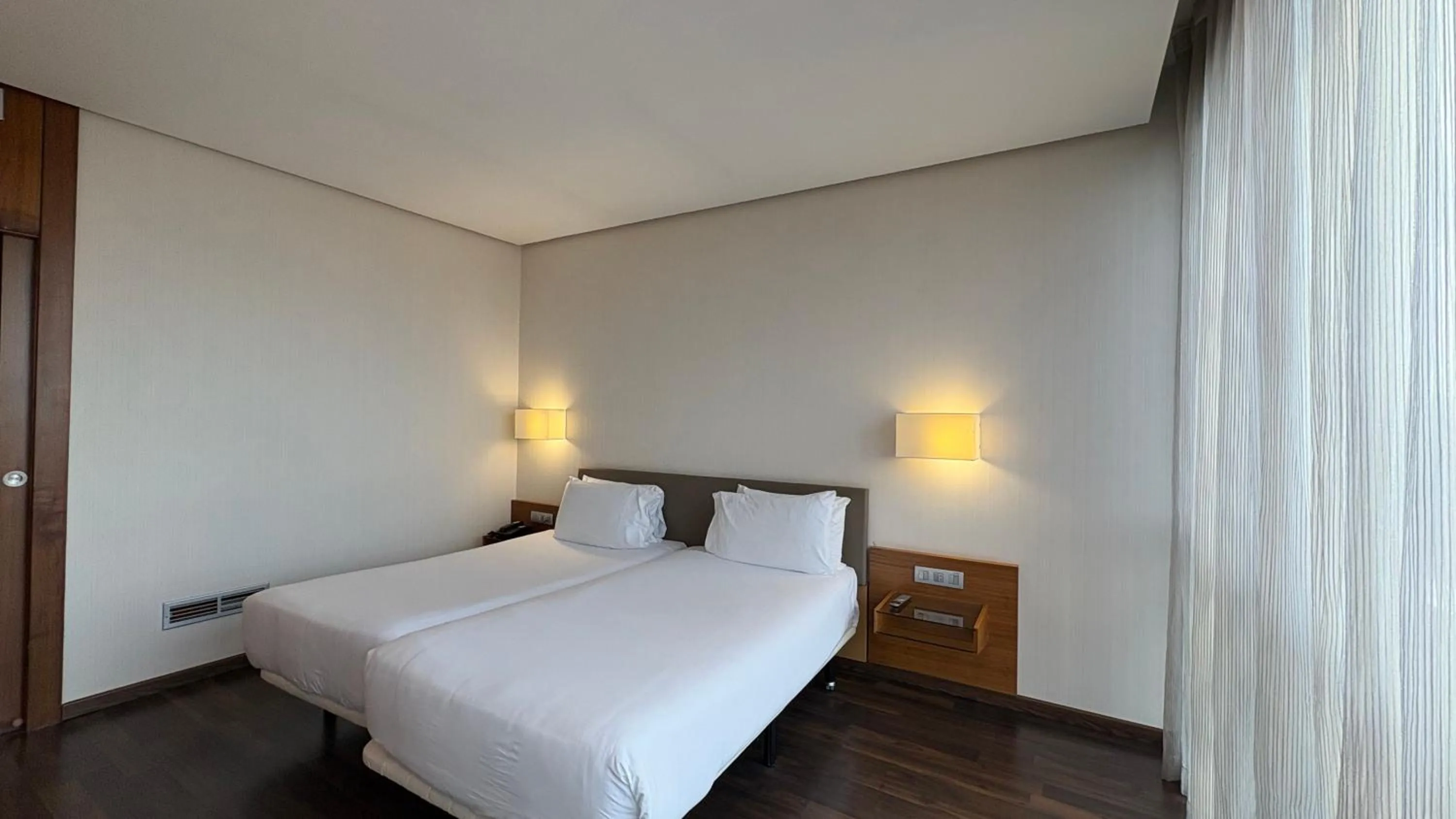 Bedroom, Bed in B&B HOTEL Burgos