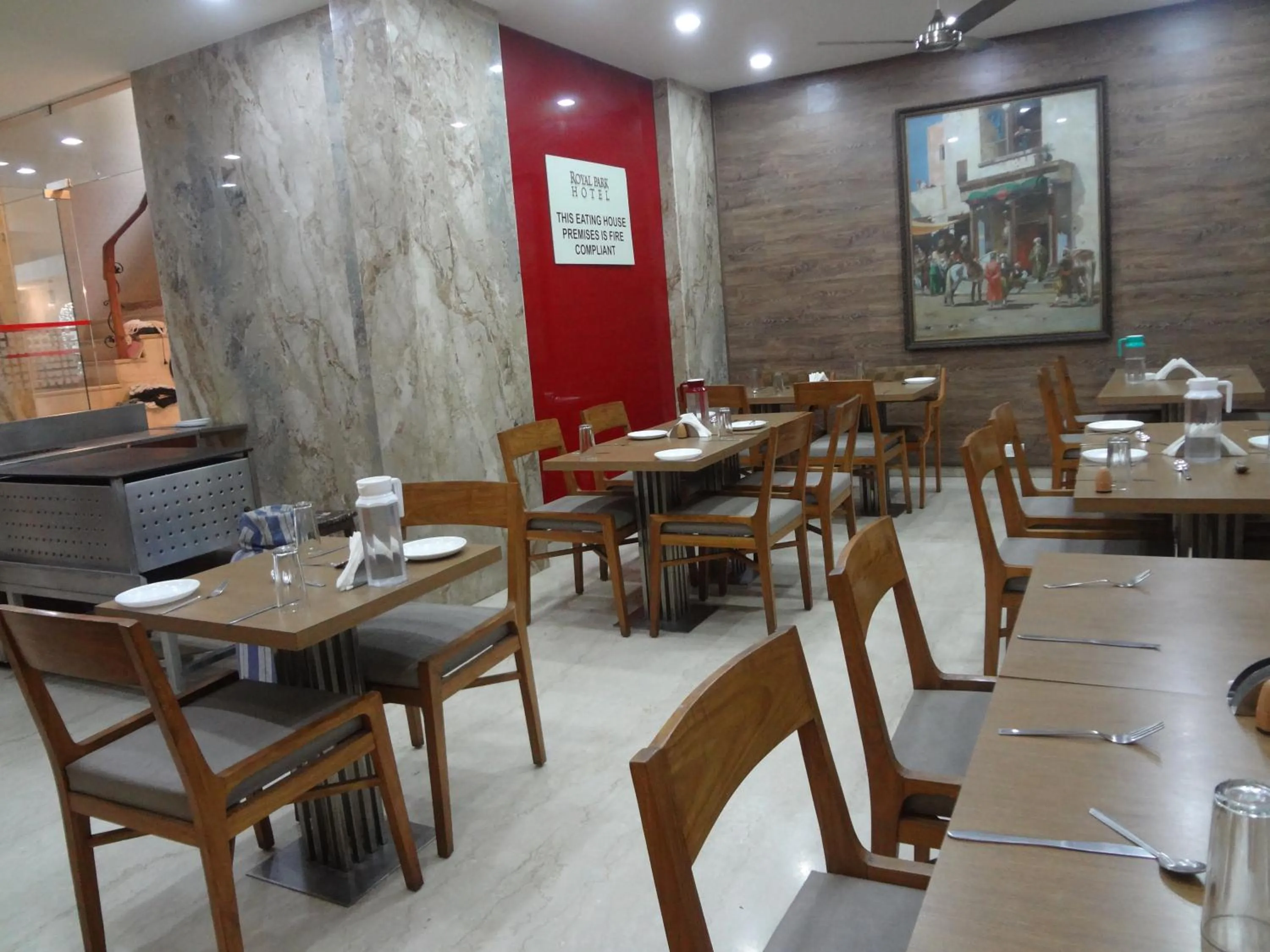 Restaurant/places to eat in Royal Park Hotel Dockyard