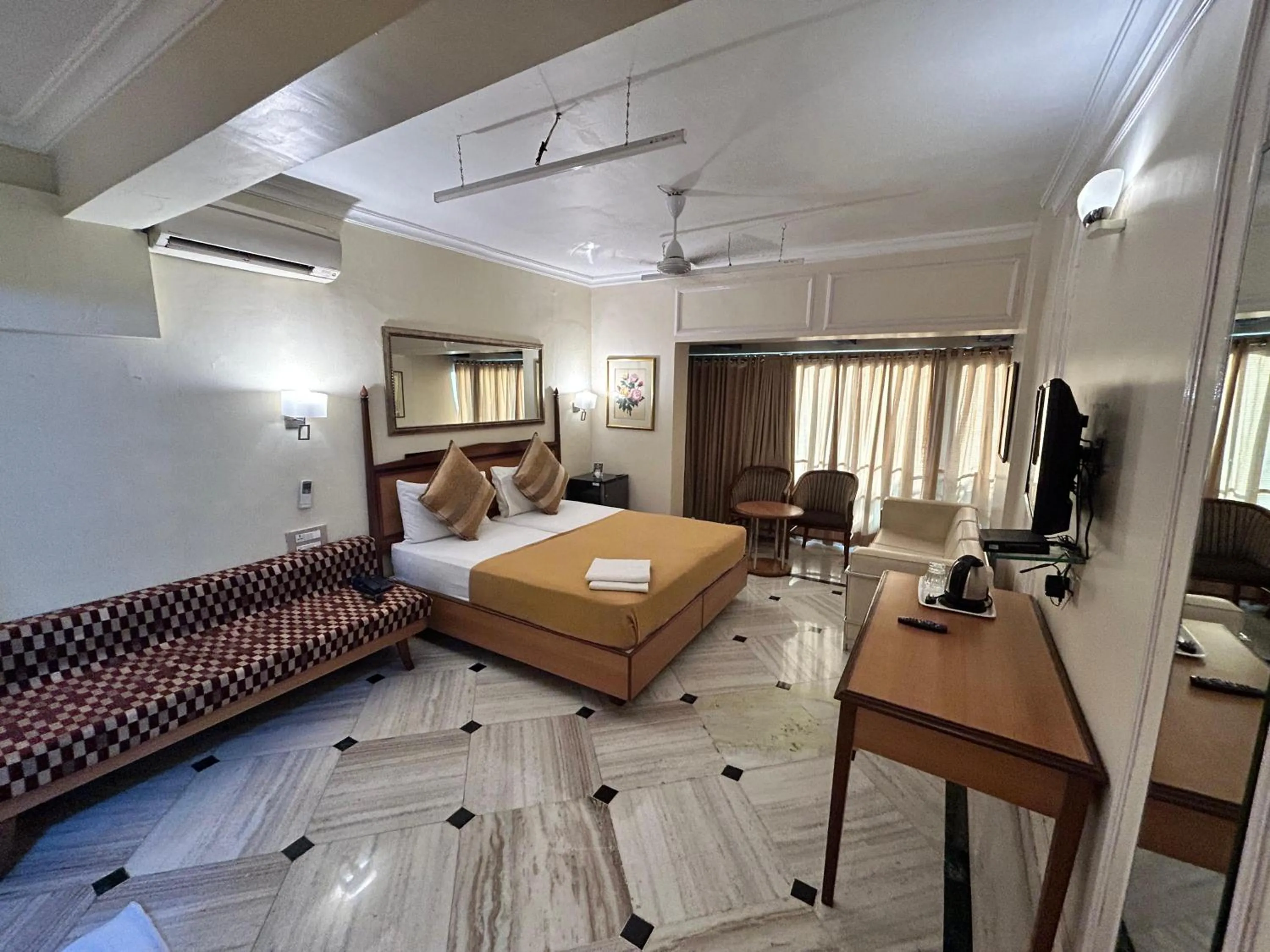 Bed in Royal Park Hotel Dockyard