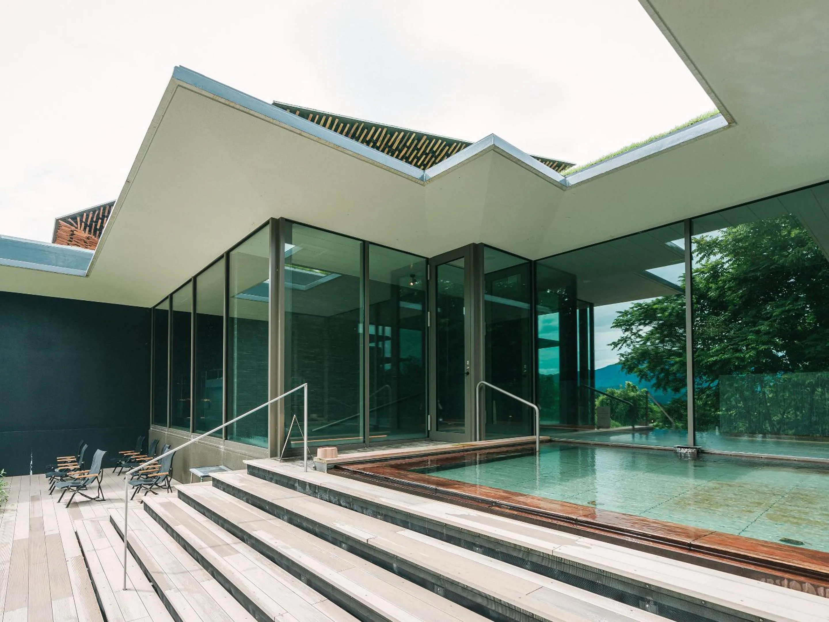 Open Air Bath in SNOW PEAK FIELD SUITE SPA HEADQUARTERS