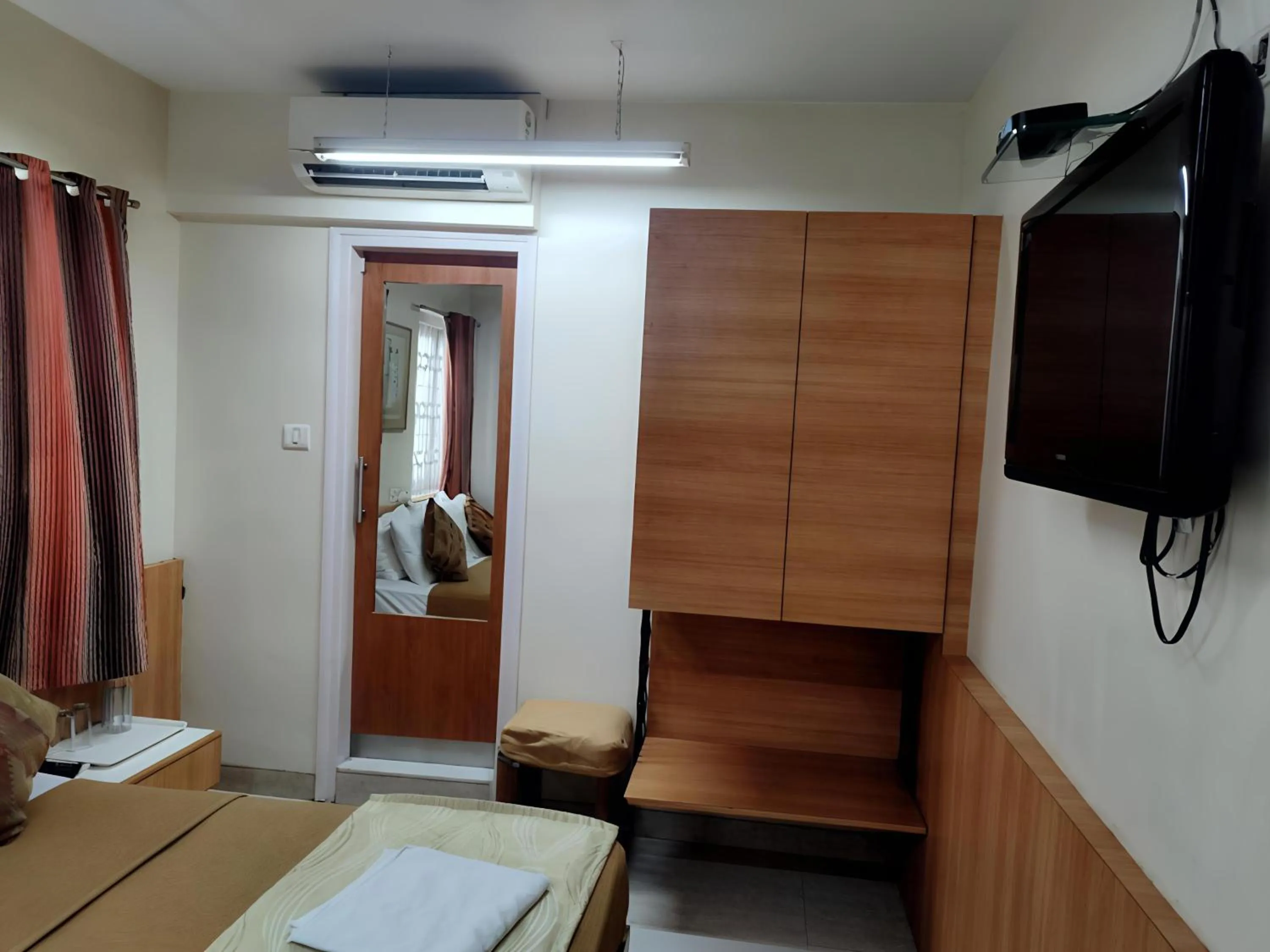 TV and multimedia in Empire Hotel