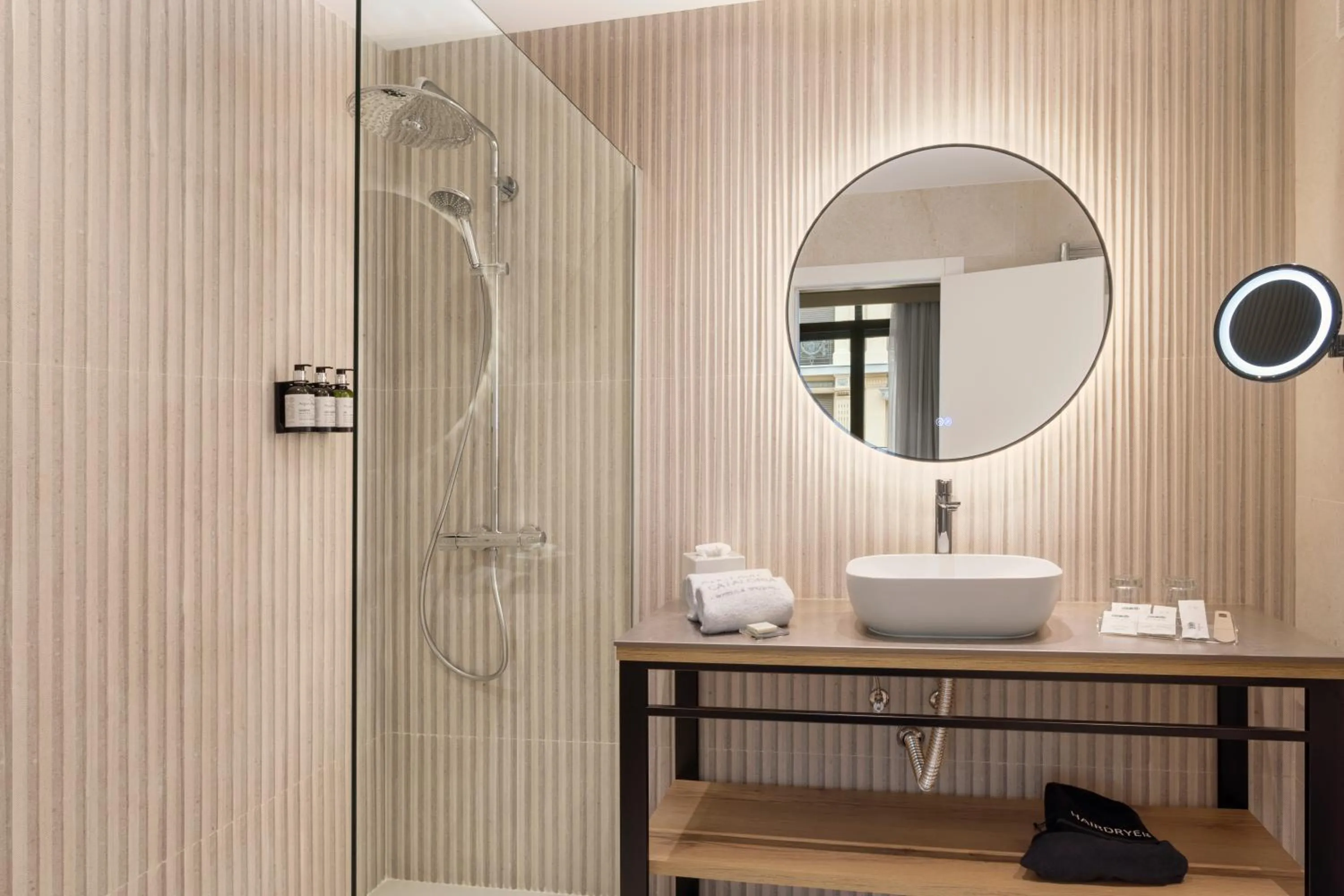 Bathroom in Catalonia Puerta del Sol