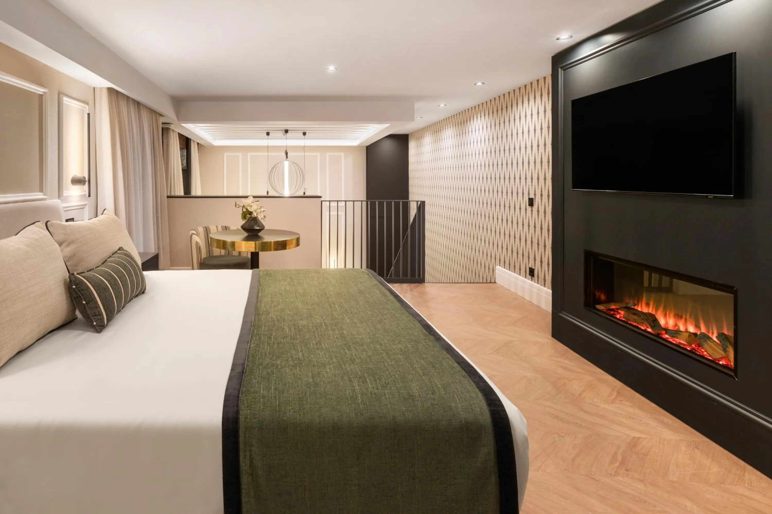 Bed in Catalonia Puerta del Sol