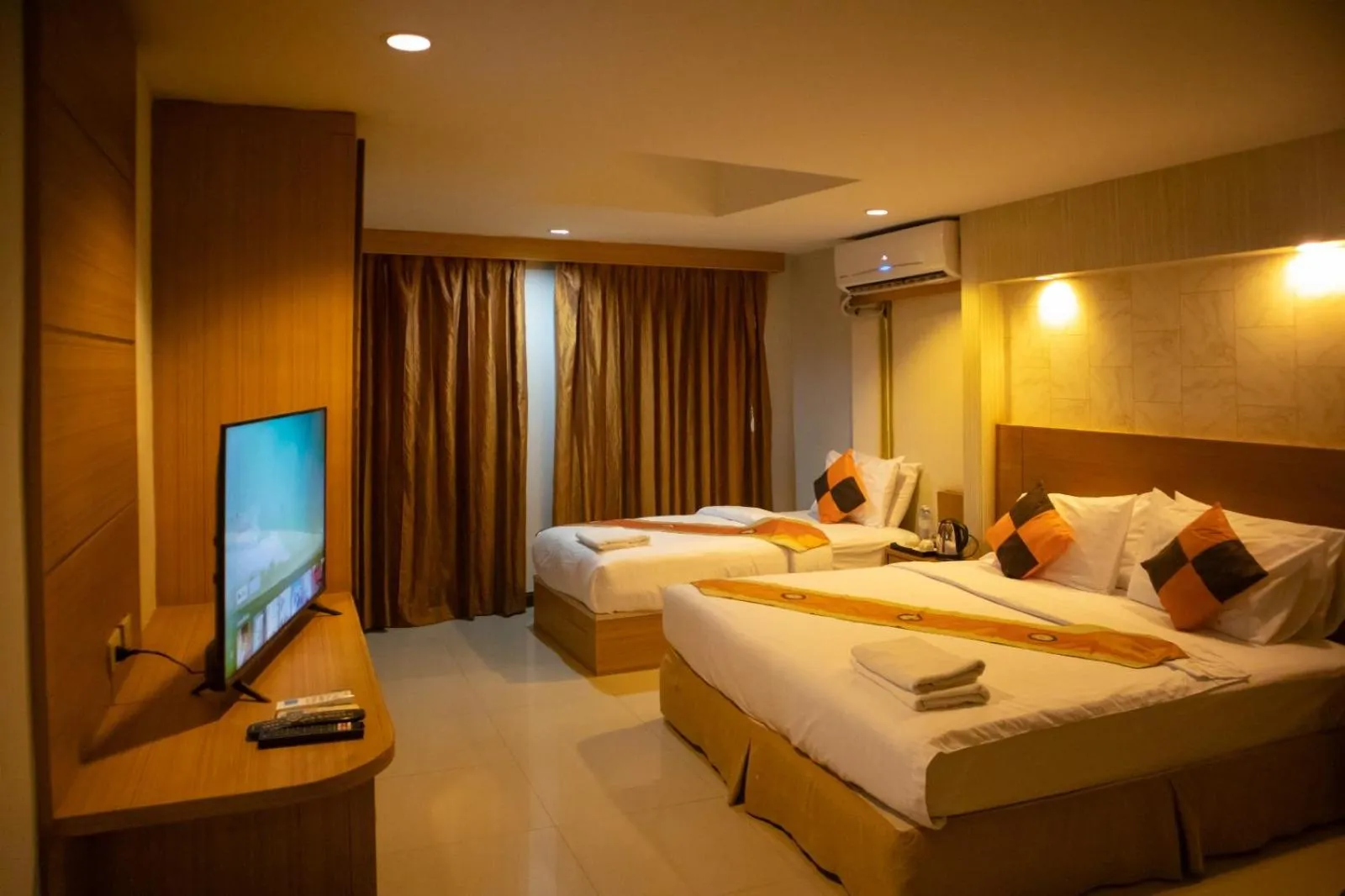TV and multimedia, Bed in The ESSE Hotel Pattaya
