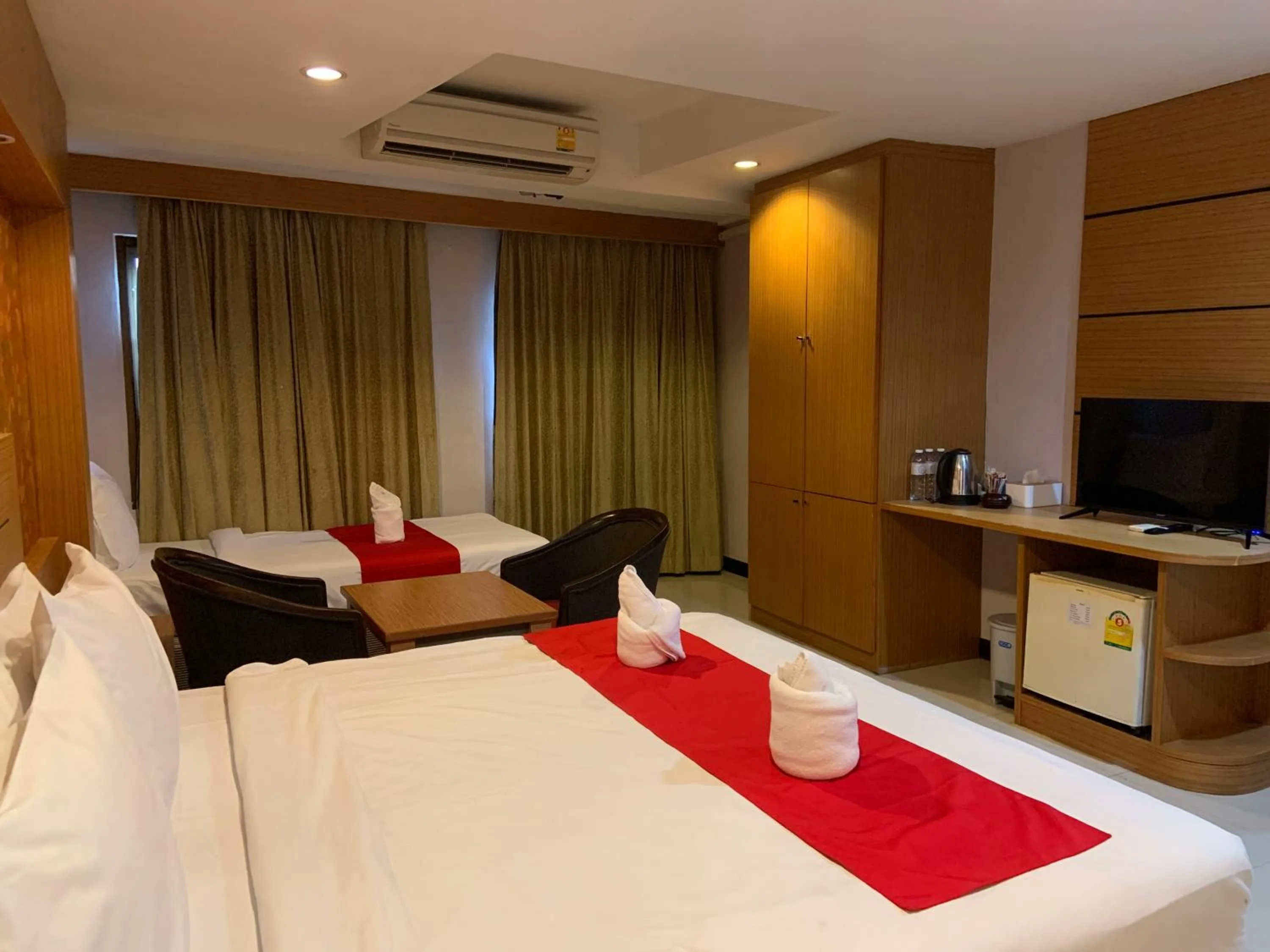 Photo of the whole room, Bed in The ESSE Hotel Pattaya