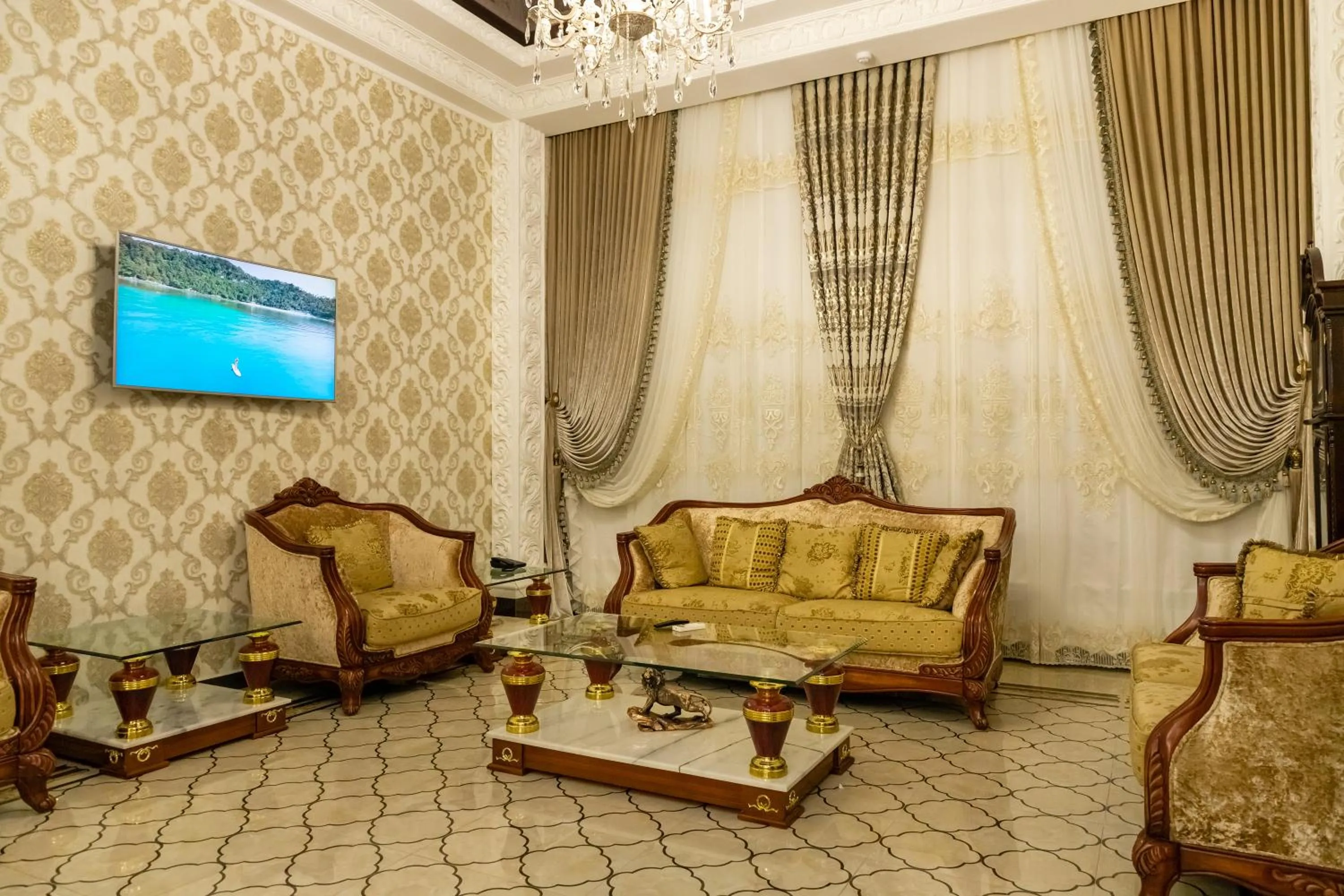 Living room in Renaissance Boutique Hotel