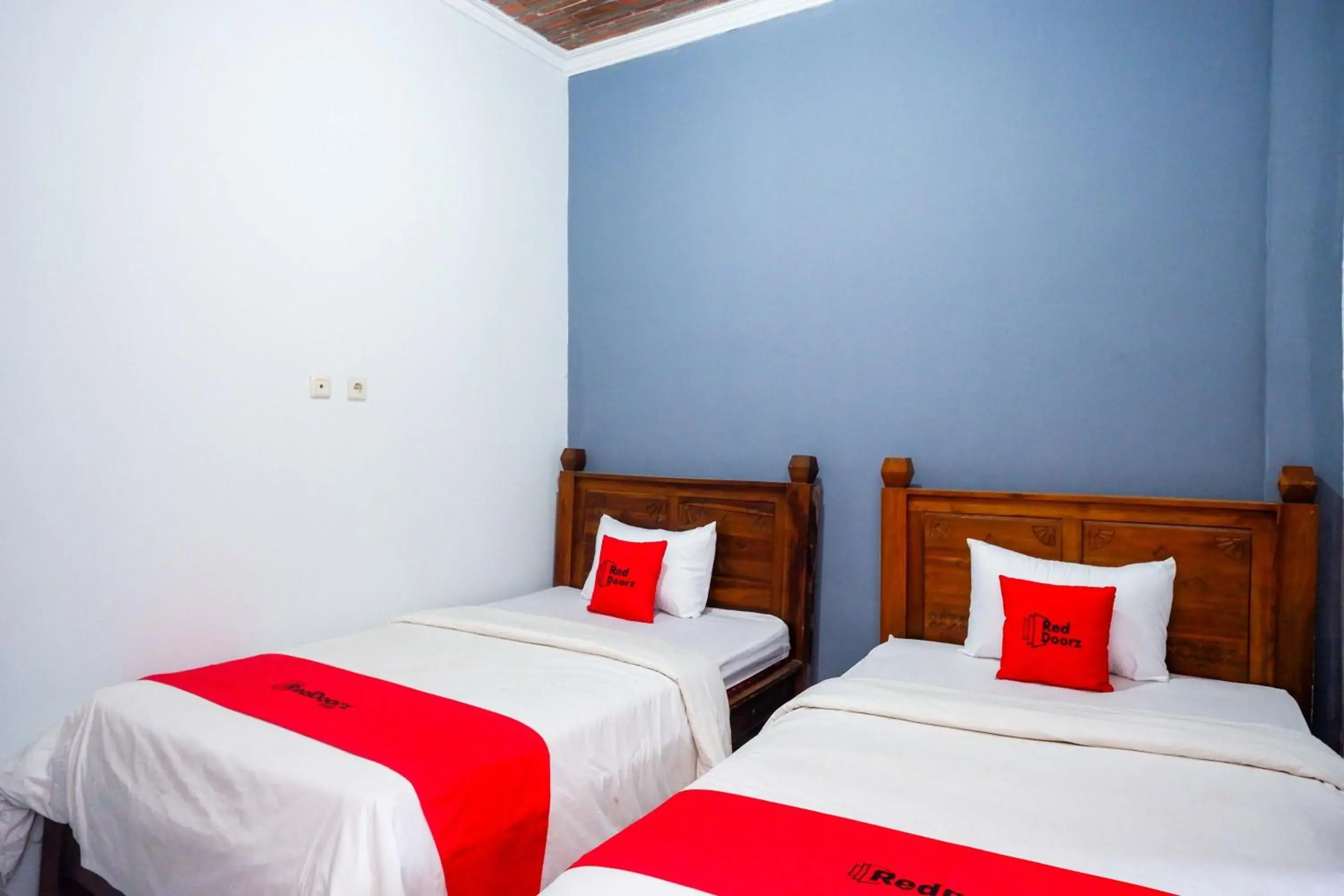 RedDoorz at Pakuncen Malioboro Yogyakarta RedDoorz at Pakuncen Malioboro Yogyakarta