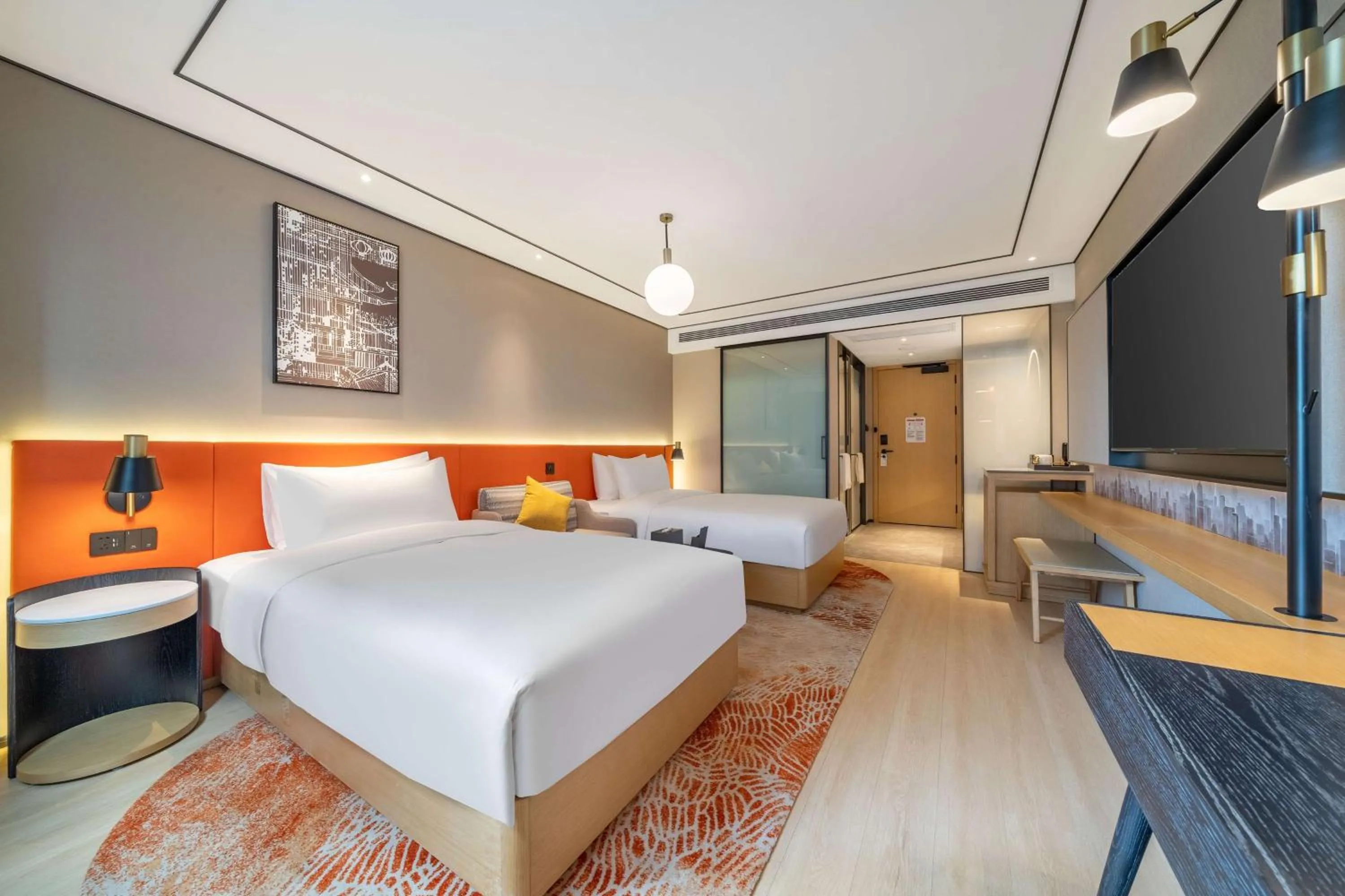 Photo of the whole room, Bed in Hilton Garden Inn Chengdu Kuanzhai Alley