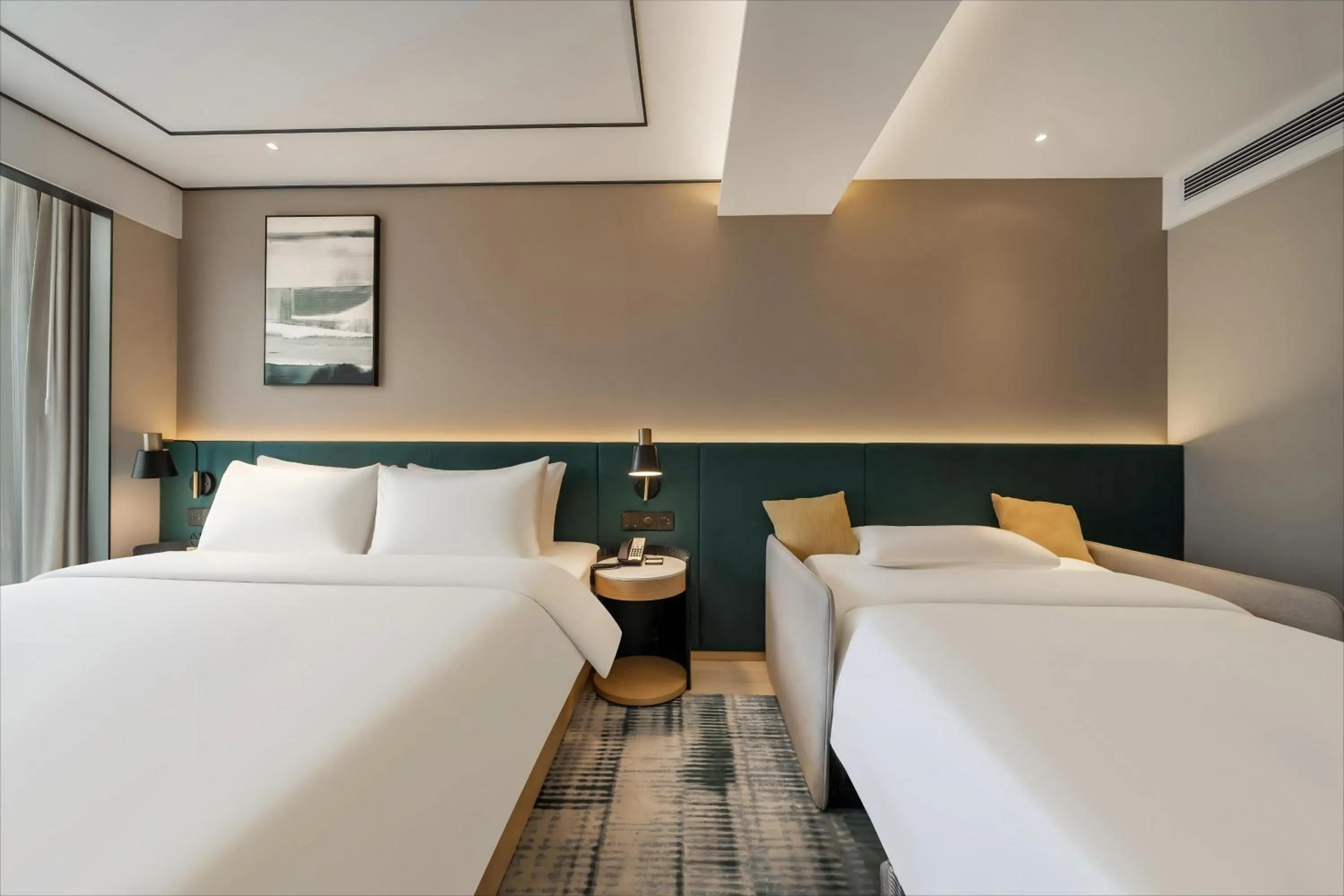 Bed in Hilton Garden Inn Chengdu Kuanzhai Alley