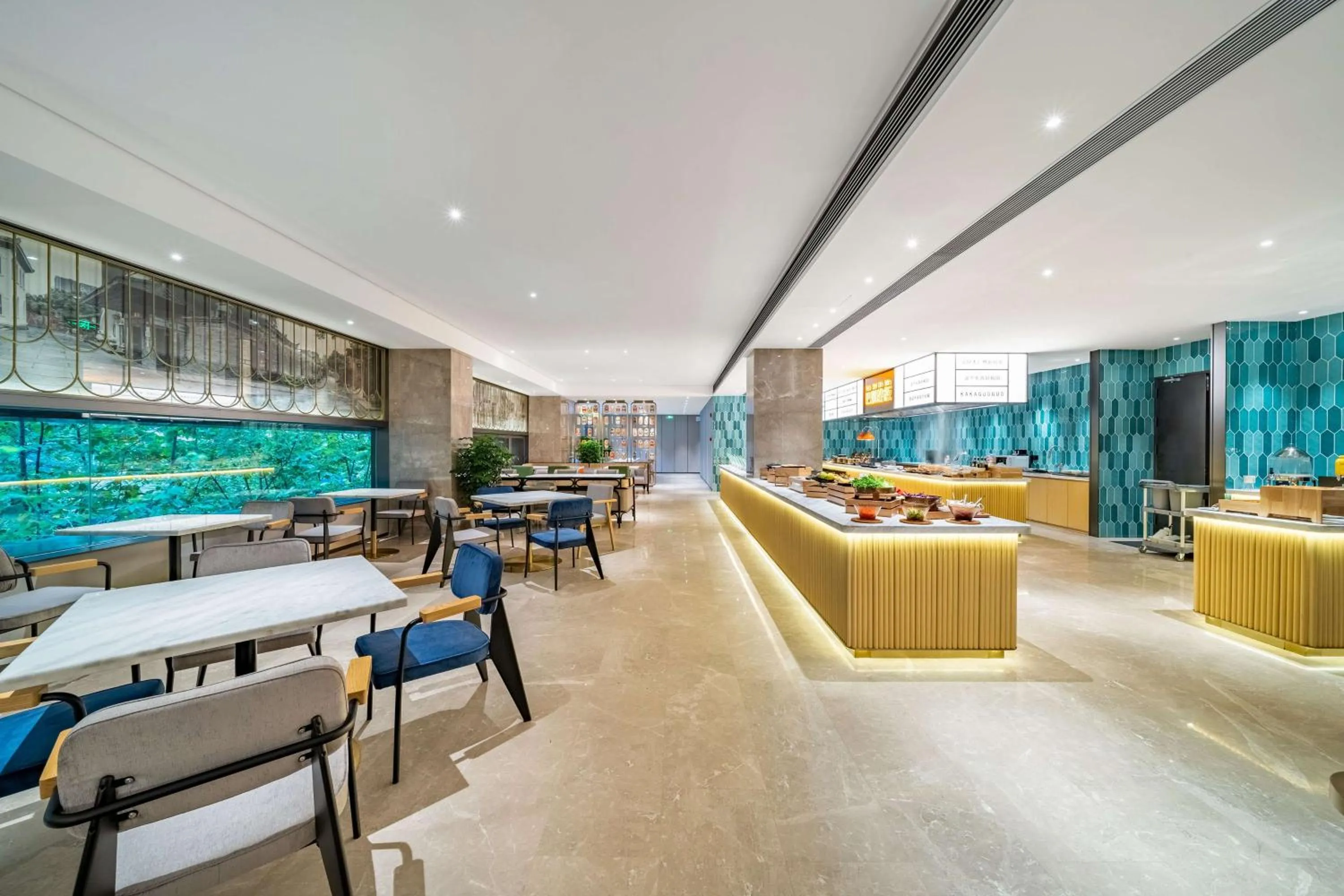 Restaurant/places to eat in Hilton Garden Inn Chengdu Kuanzhai Alley