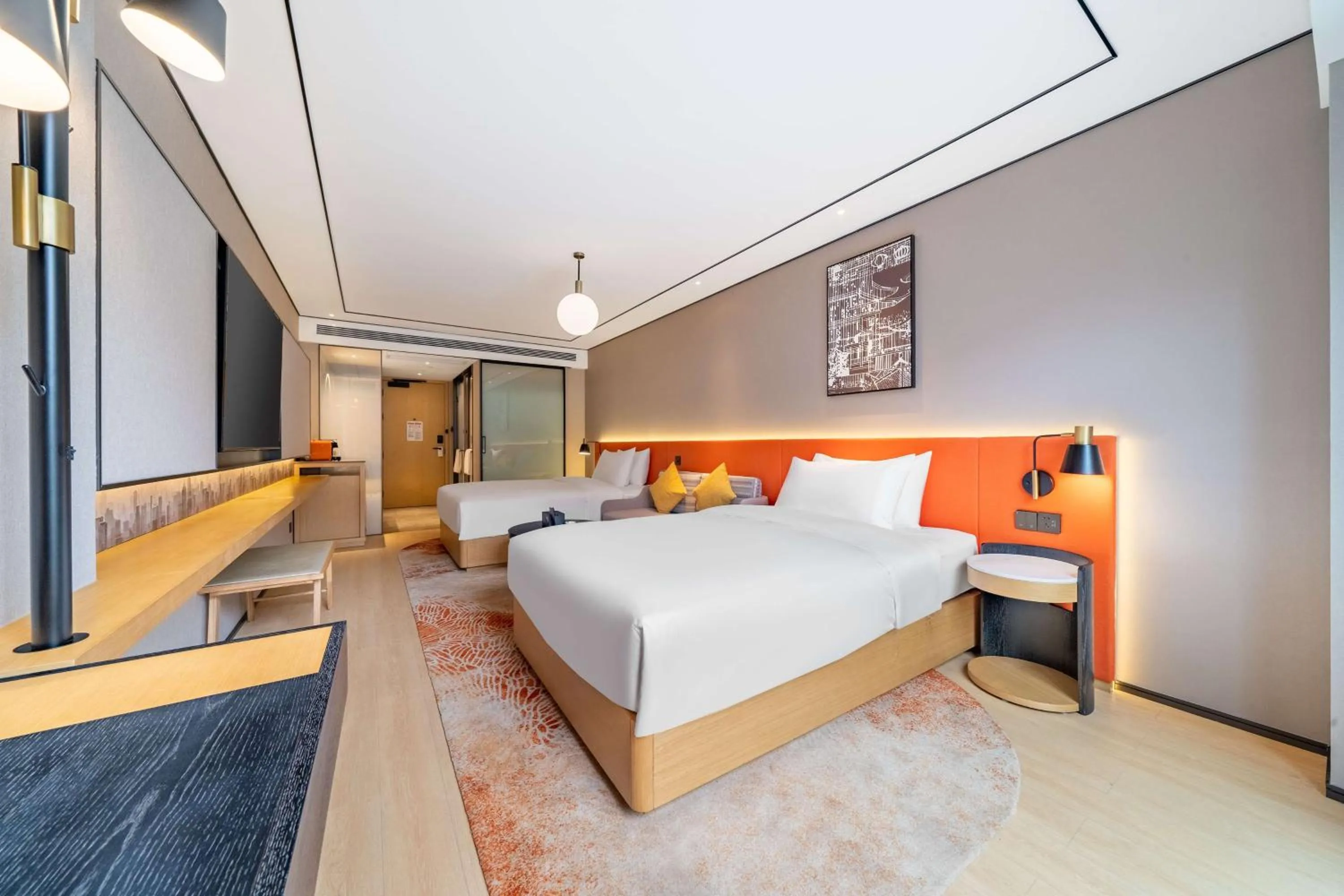 Photo of the whole room, Bed in Hilton Garden Inn Chengdu Kuanzhai Alley