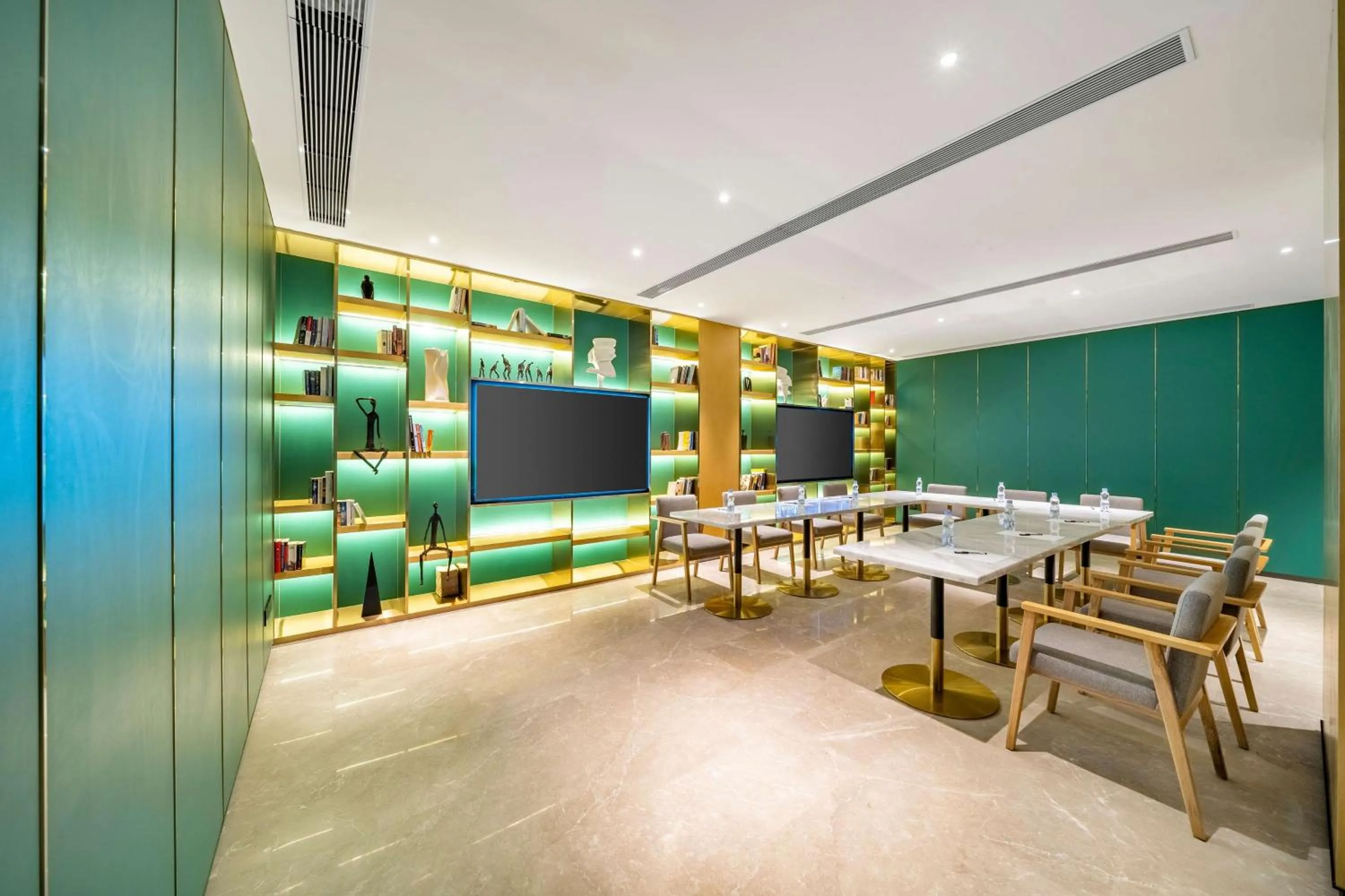 Meeting/conference room in Hilton Garden Inn Chengdu Kuanzhai Alley