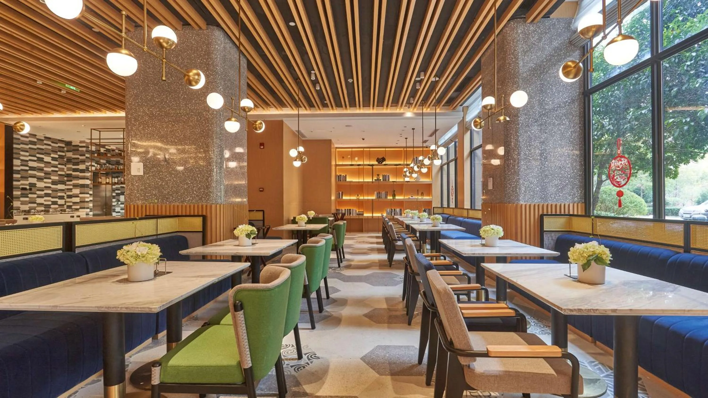 Restaurant/places to eat in Hilton Garden Inn Chenzhou Beihu