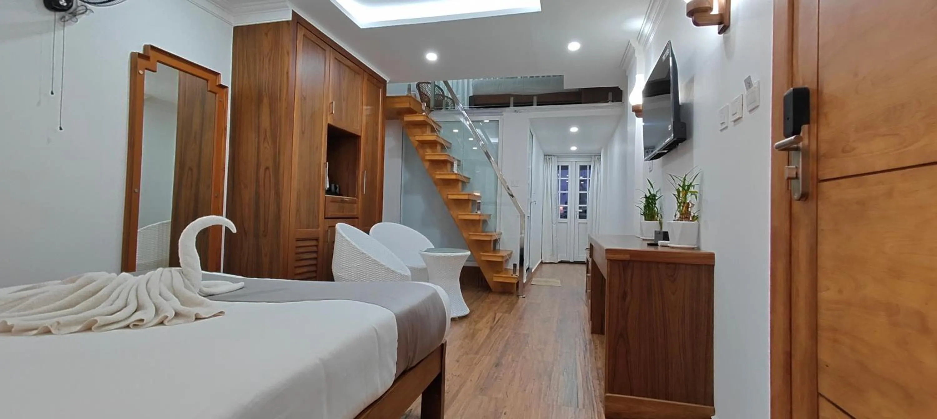 Bedroom, Bed in HOTEL WHITE HOUSE, Munnar