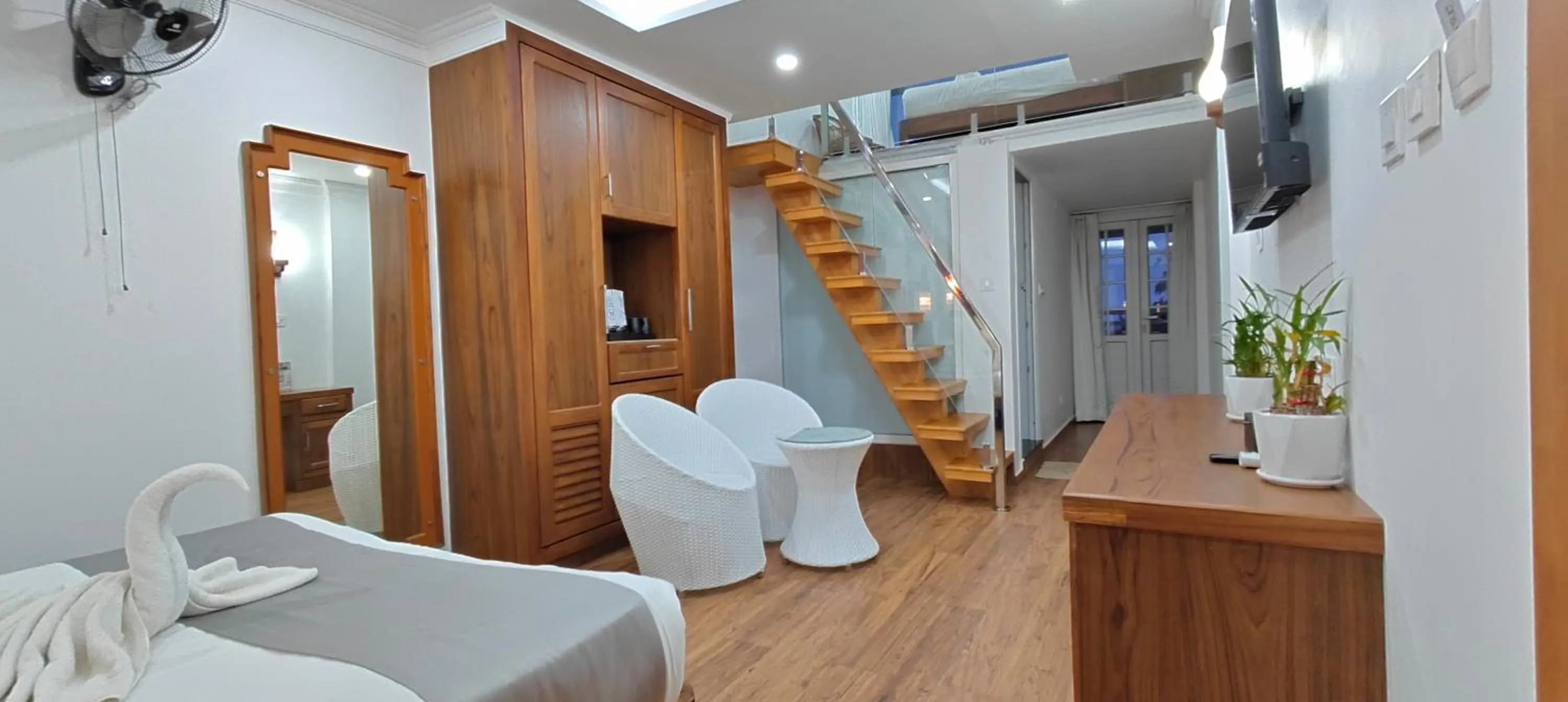 Photo of the whole room in HOTEL WHITE HOUSE, Munnar