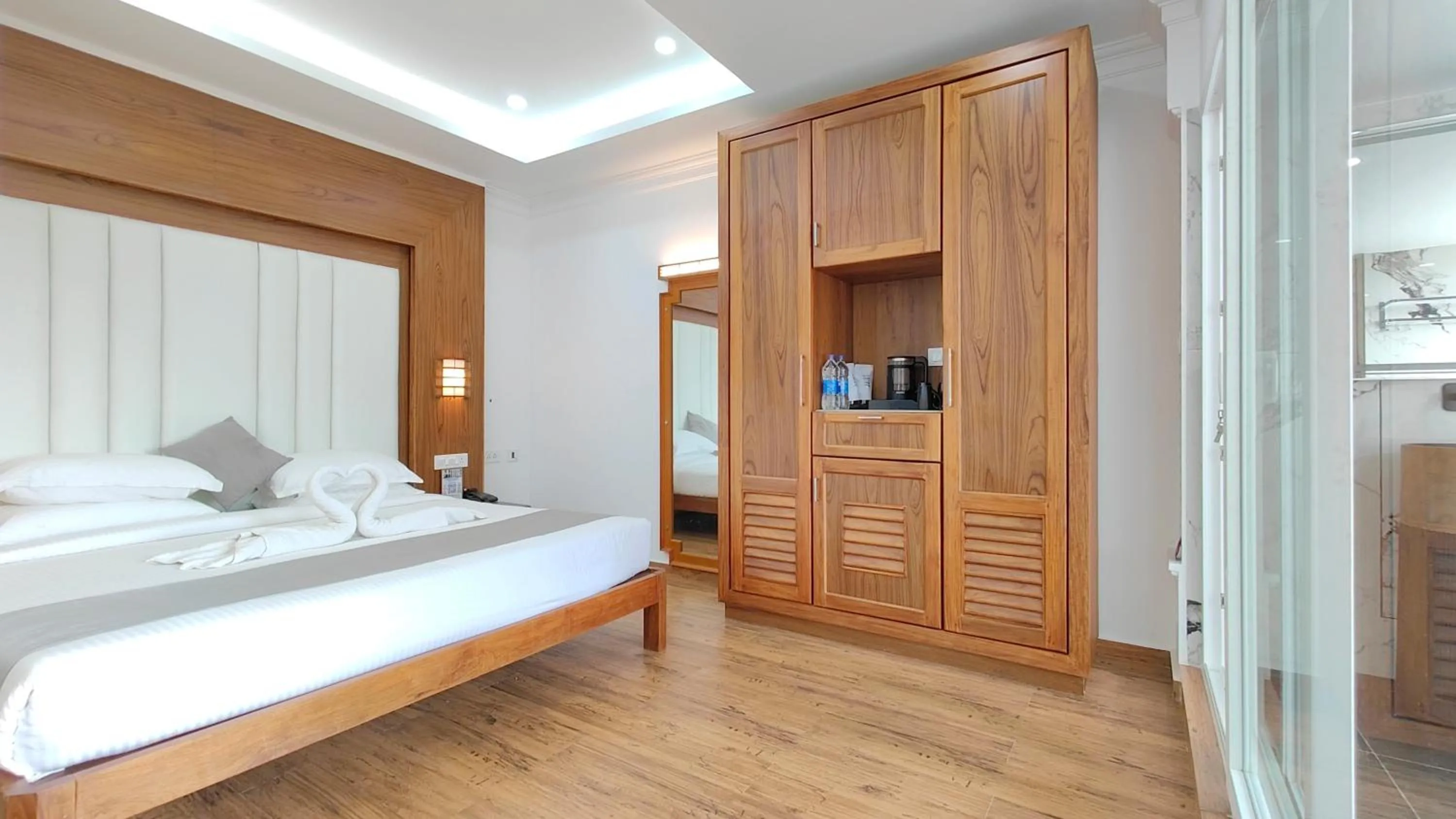 Bed in HOTEL WHITE HOUSE, Munnar