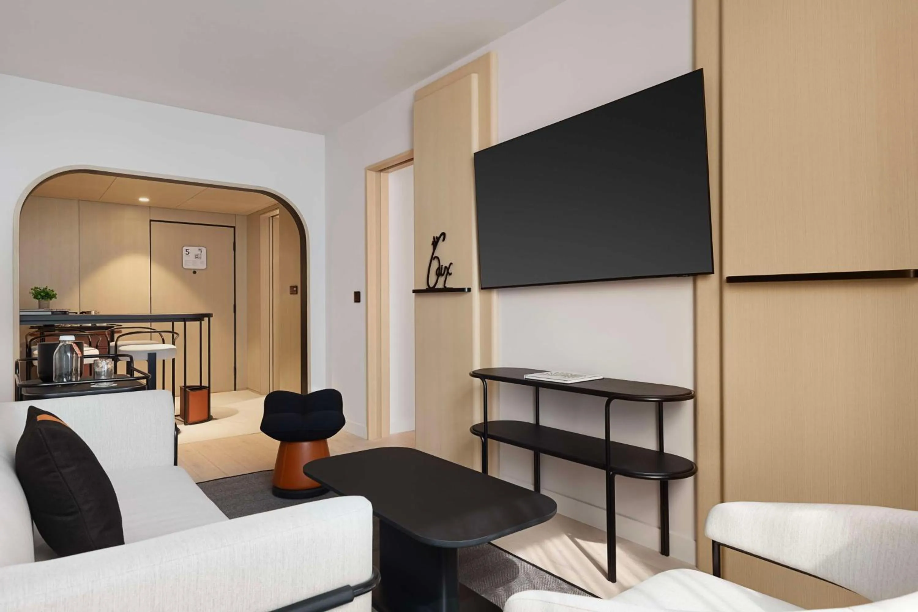 Living room in Canopy By Hilton Toronto Yorkville