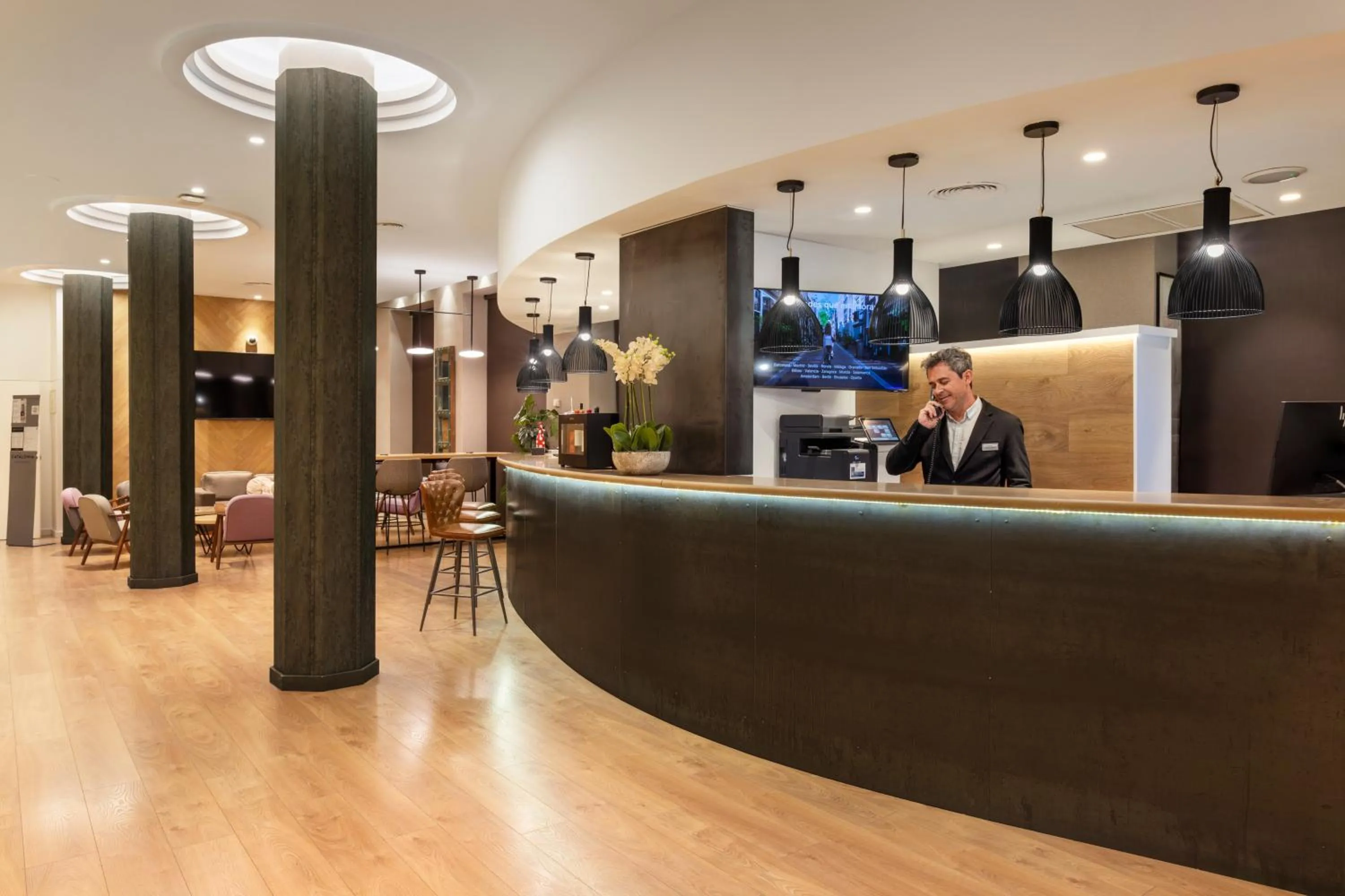 Lobby or reception in Catalonia Plaza Mayor Salamanca