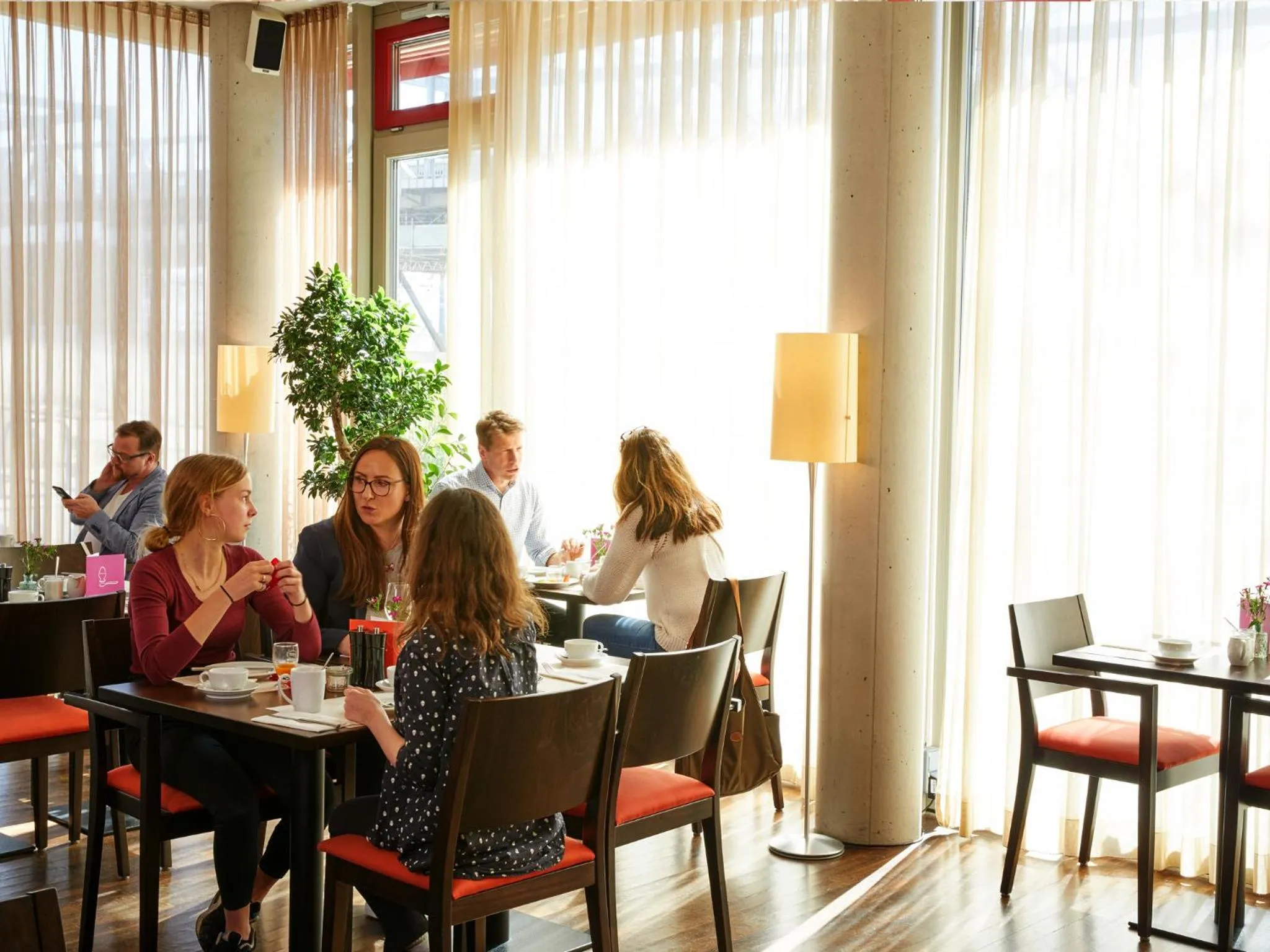 Food and drinks in Flottwell Berlin Hotel & Residenz am Park