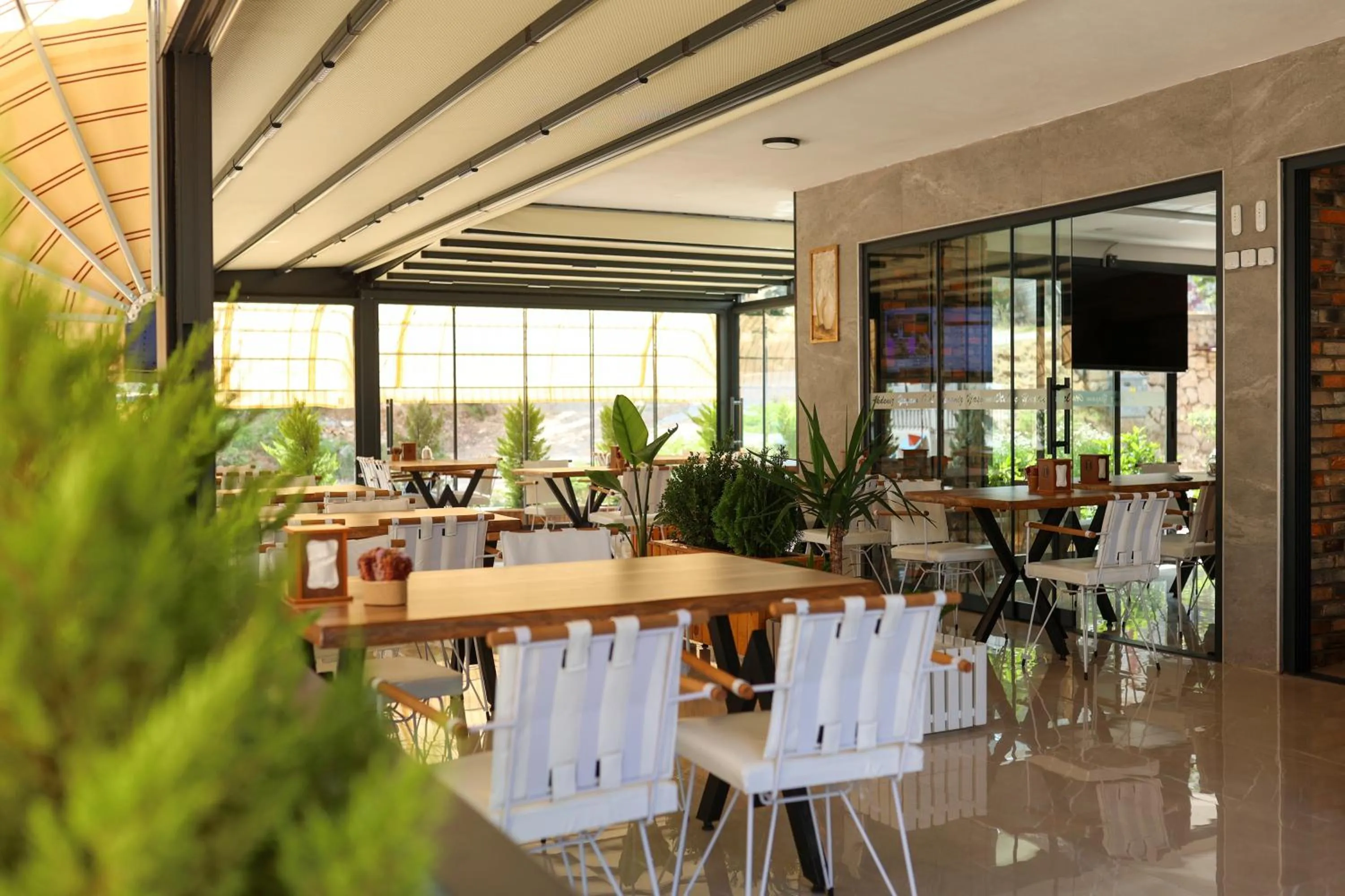Restaurant/places to eat in Akdeniz Yaşam Otel