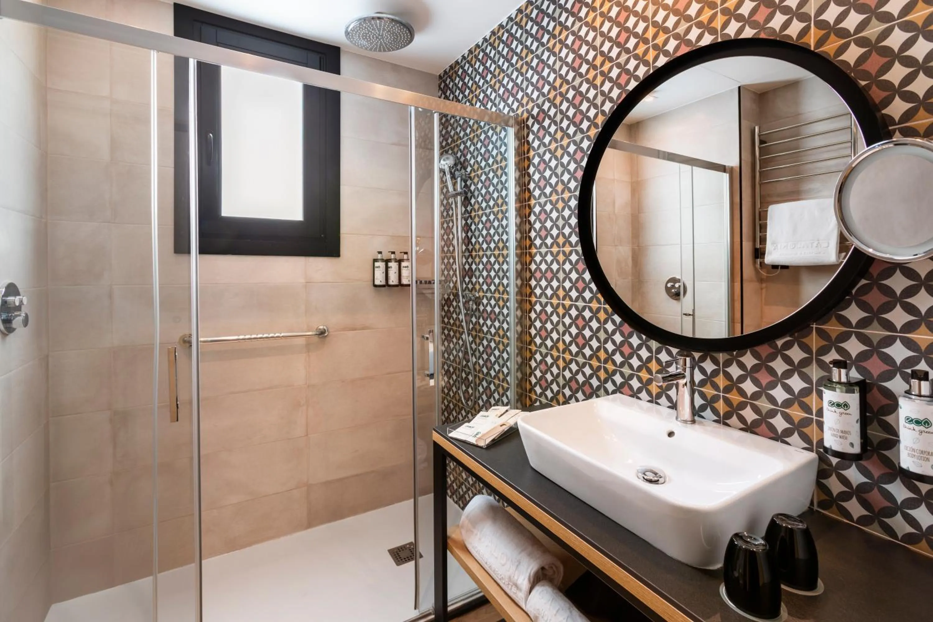 Shower in Catalonia Excelsior