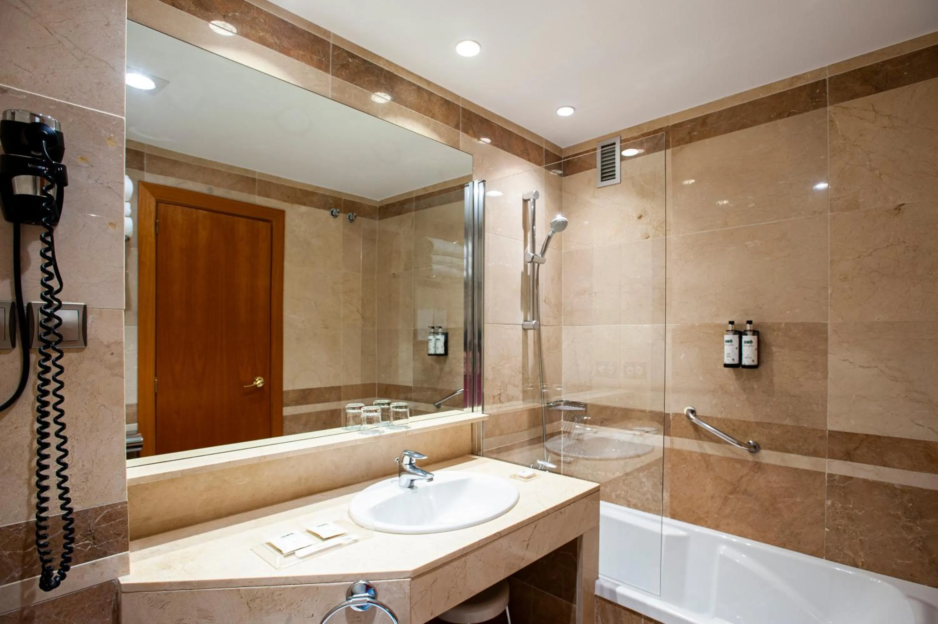 Bathroom in Catalonia Conde de Floridablanca