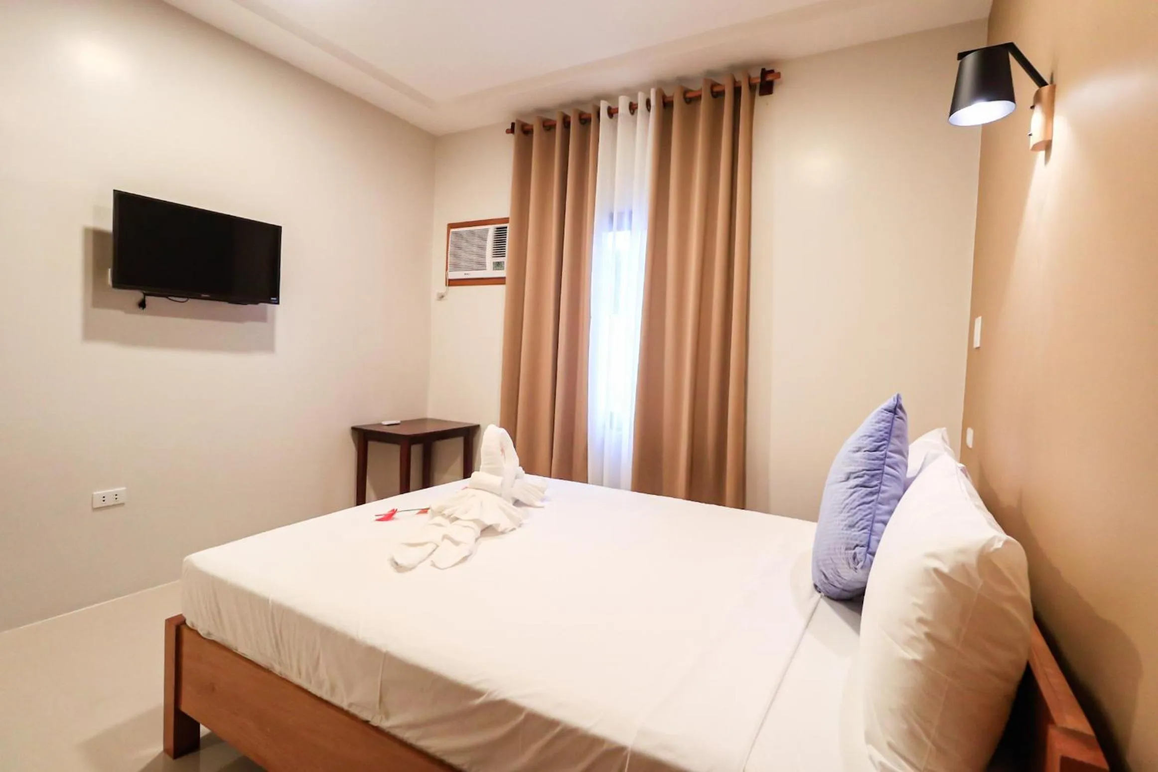 Photo of the whole room, Bed in Josefina's Tourist Inn