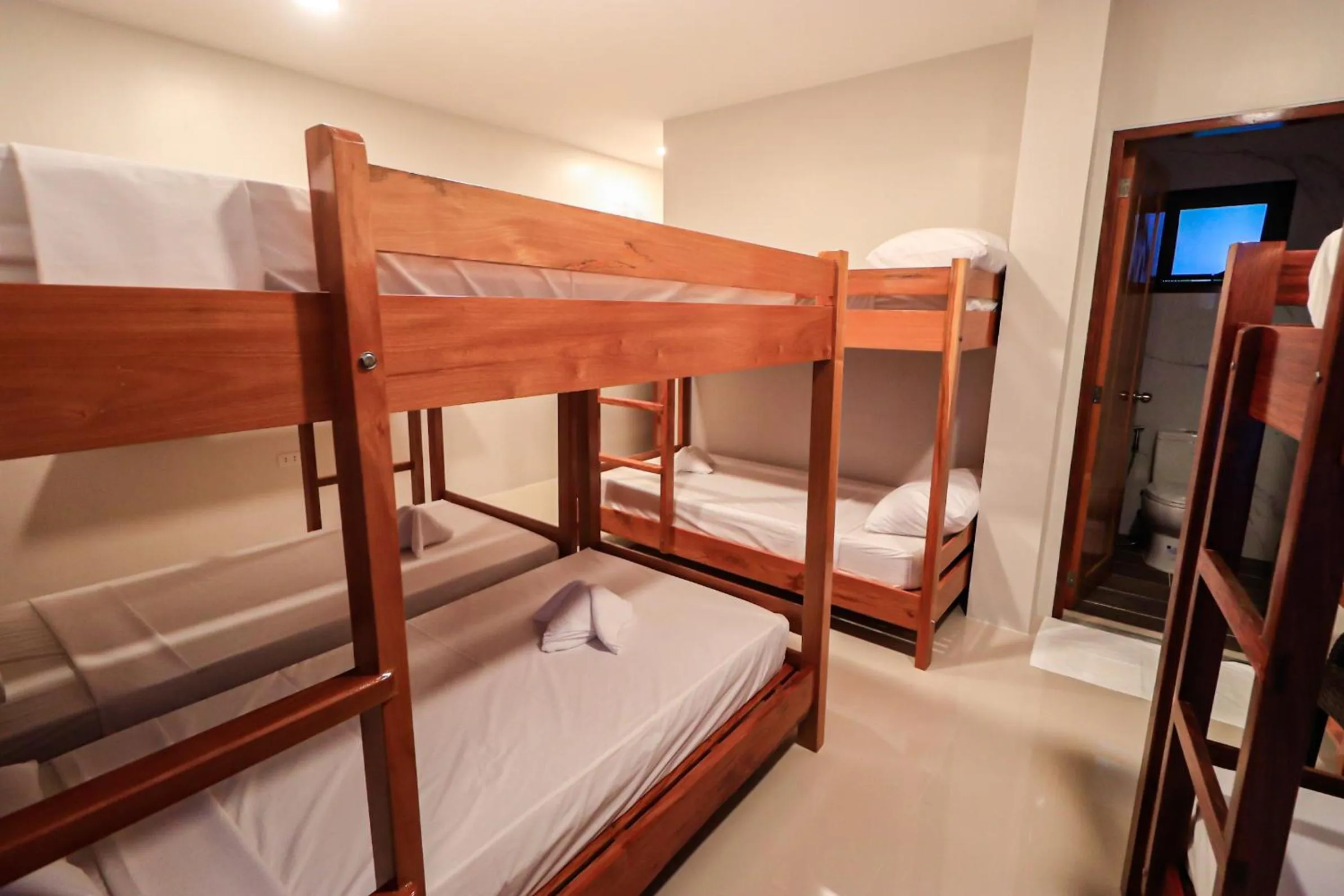 bunk bed, Bed in Josefina's Tourist Inn