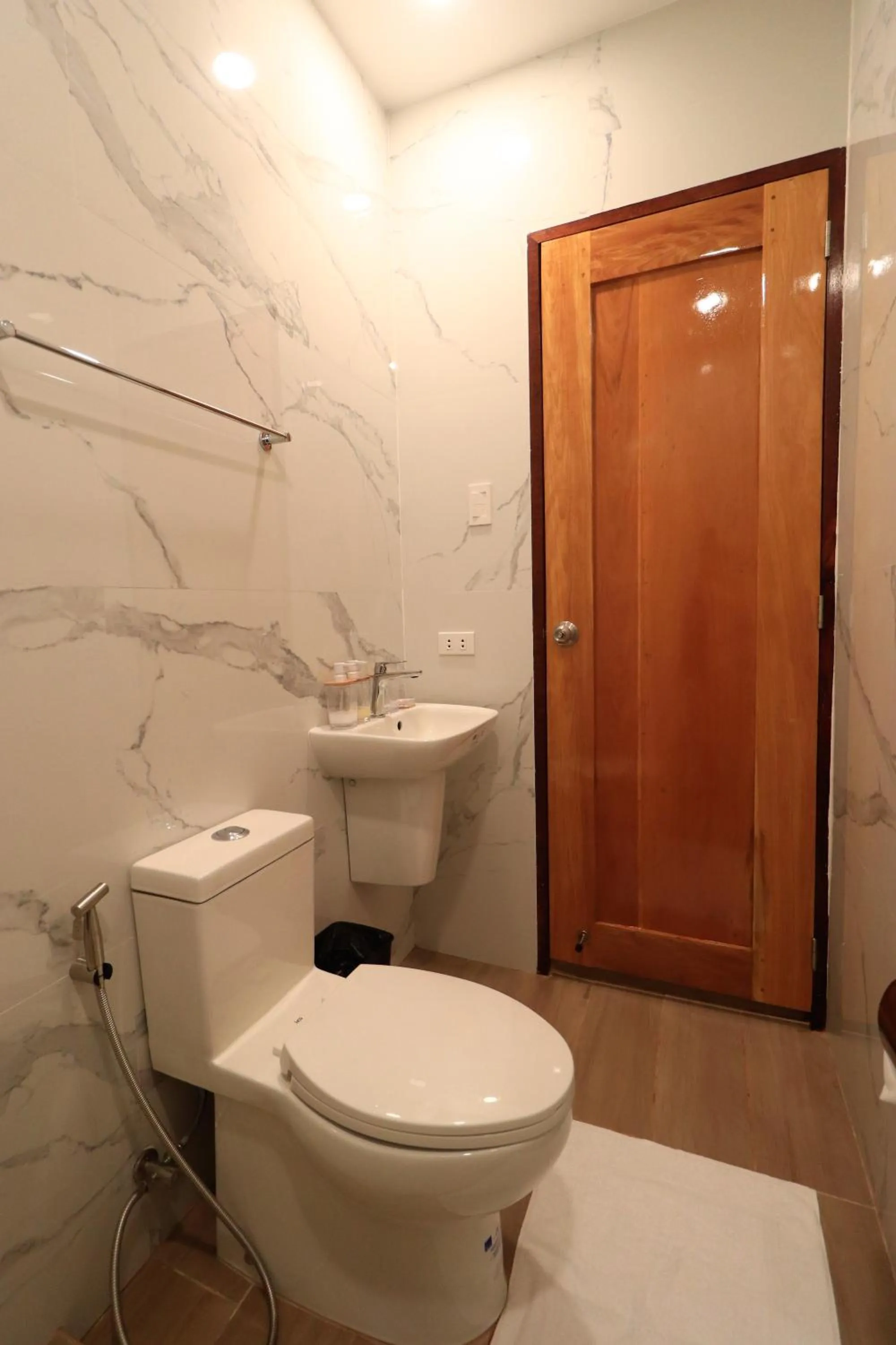 Toilet in Josefina's Tourist Inn