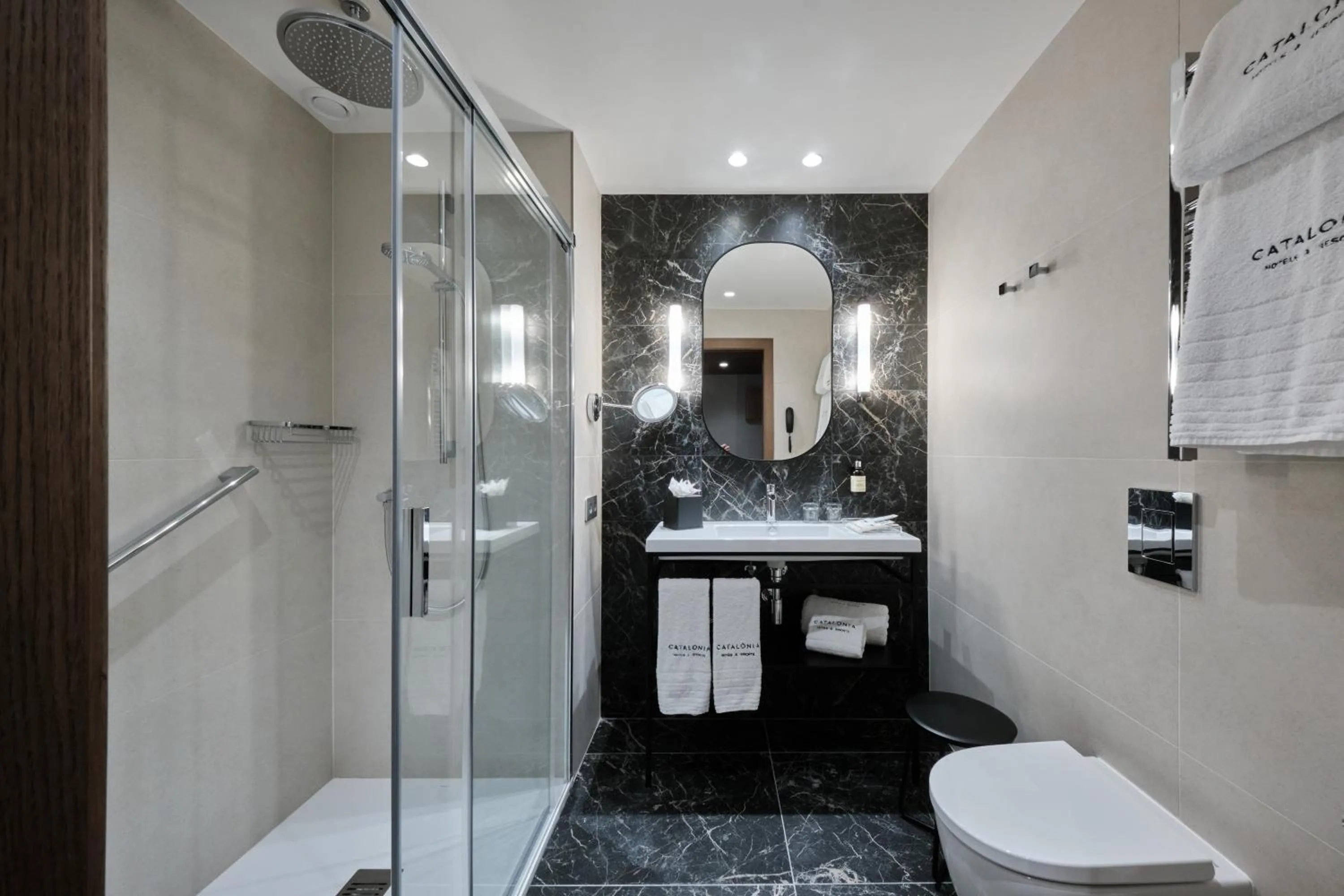 Shower in Catalonia Plaza Catalunya