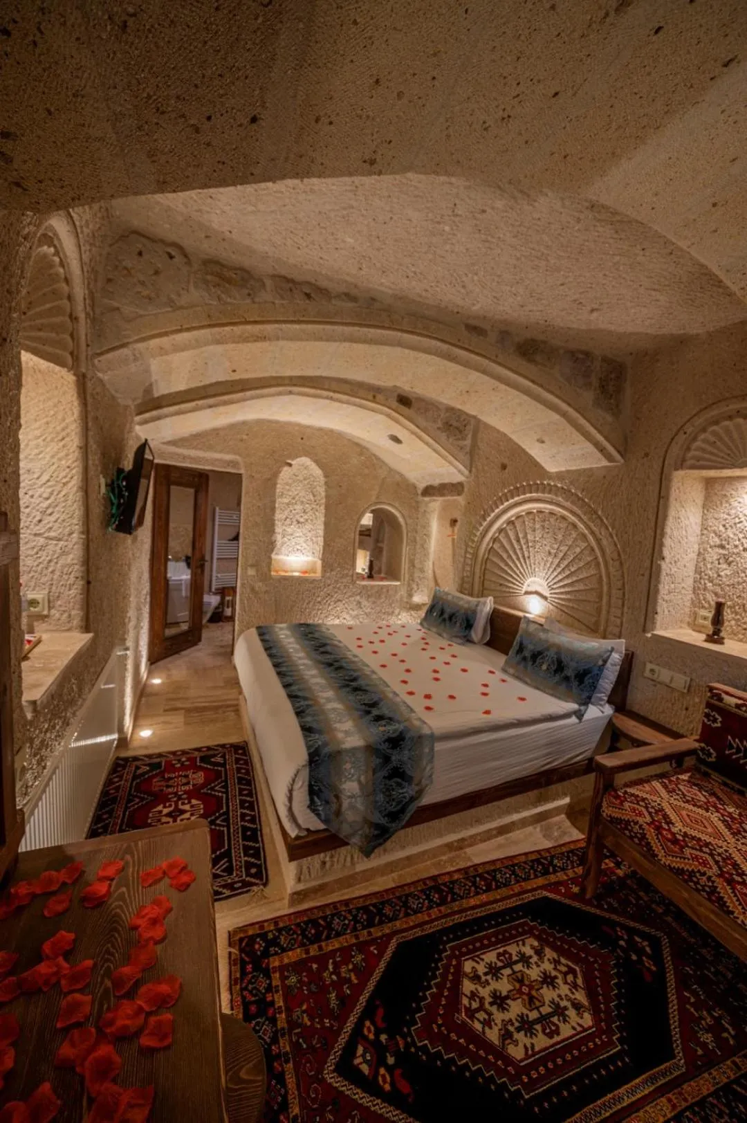 Bed in FARMER CAVE HOUSE