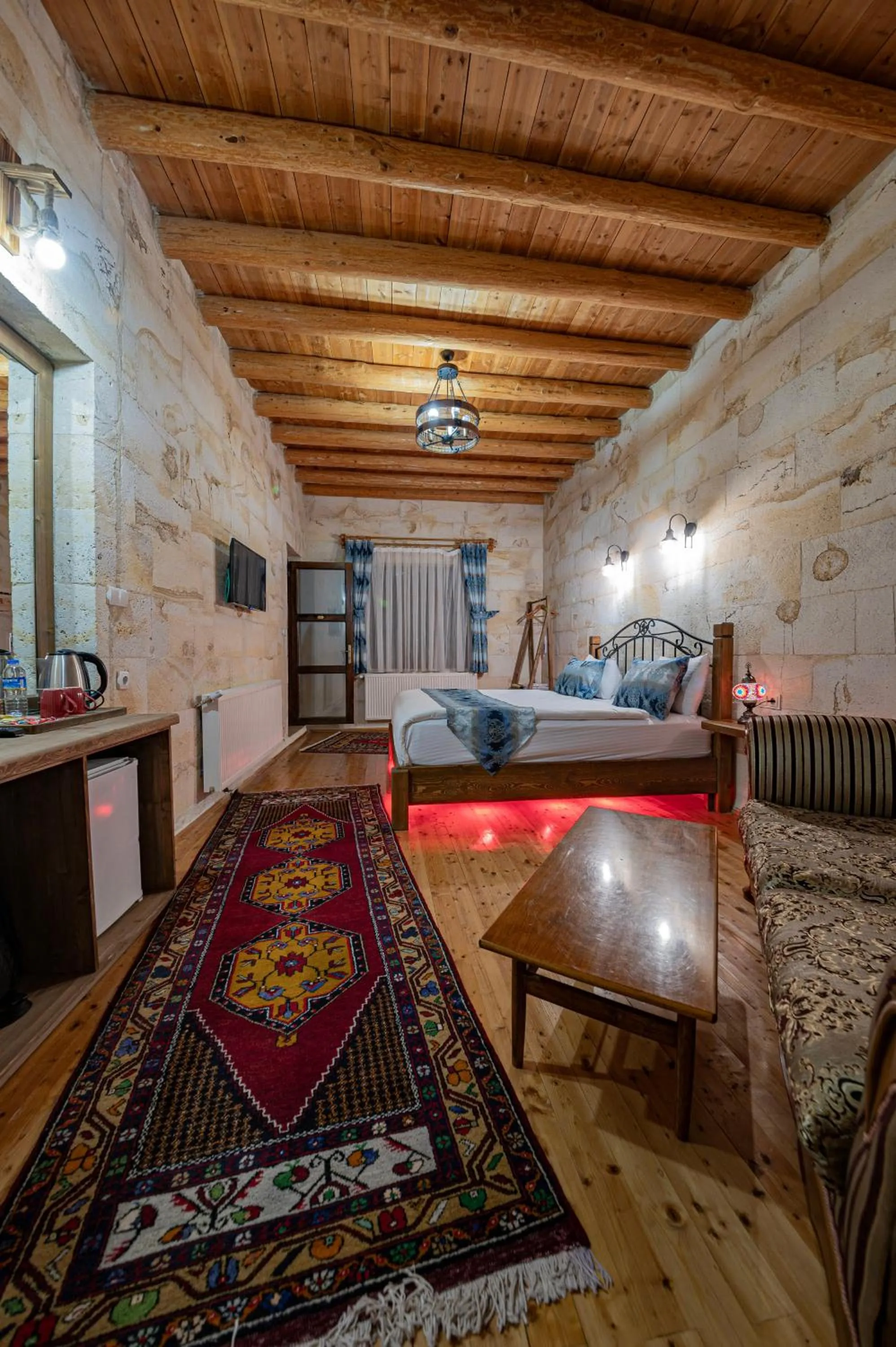 Bed in FARMER CAVE HOUSE