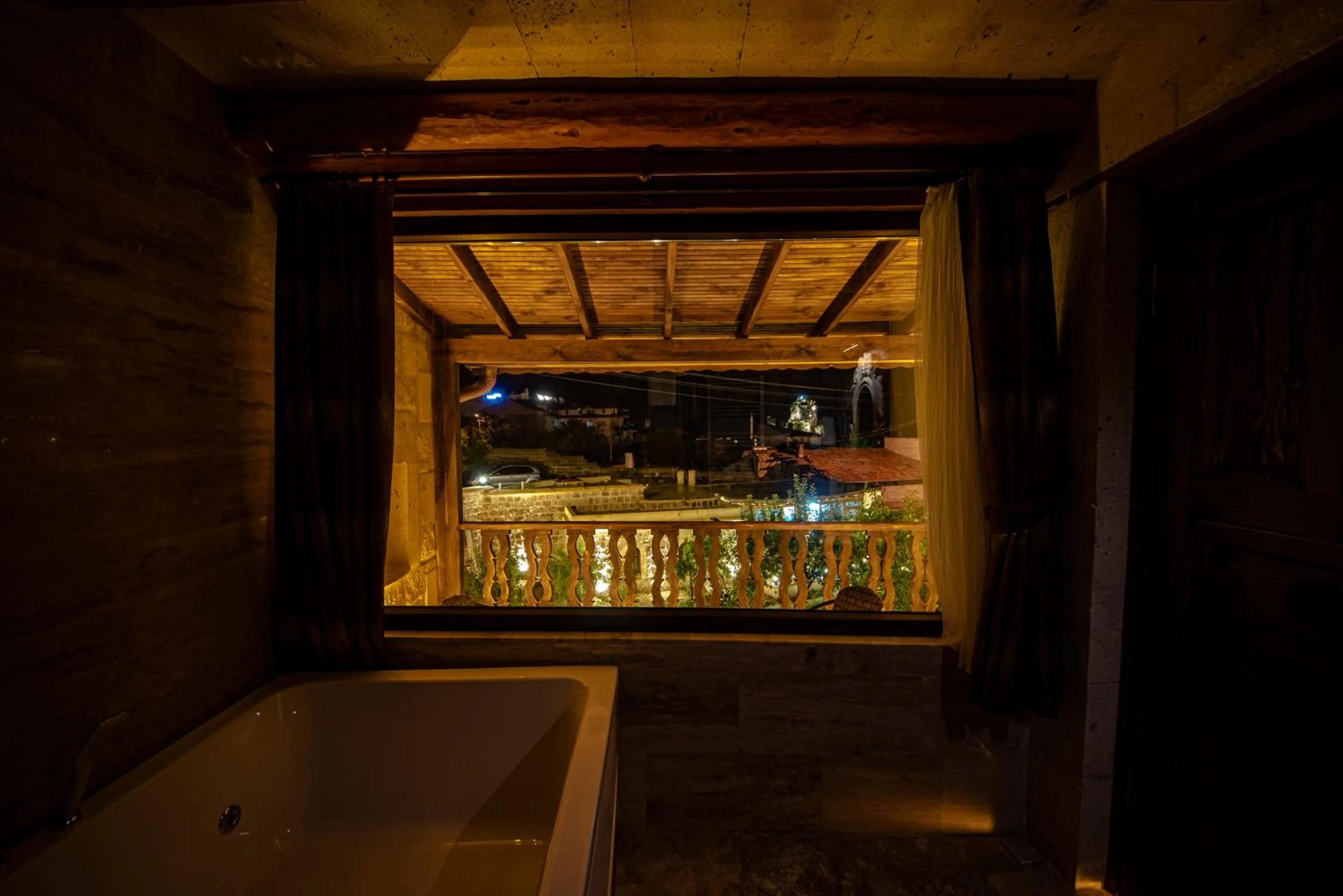 Night in FARMER CAVE HOUSE