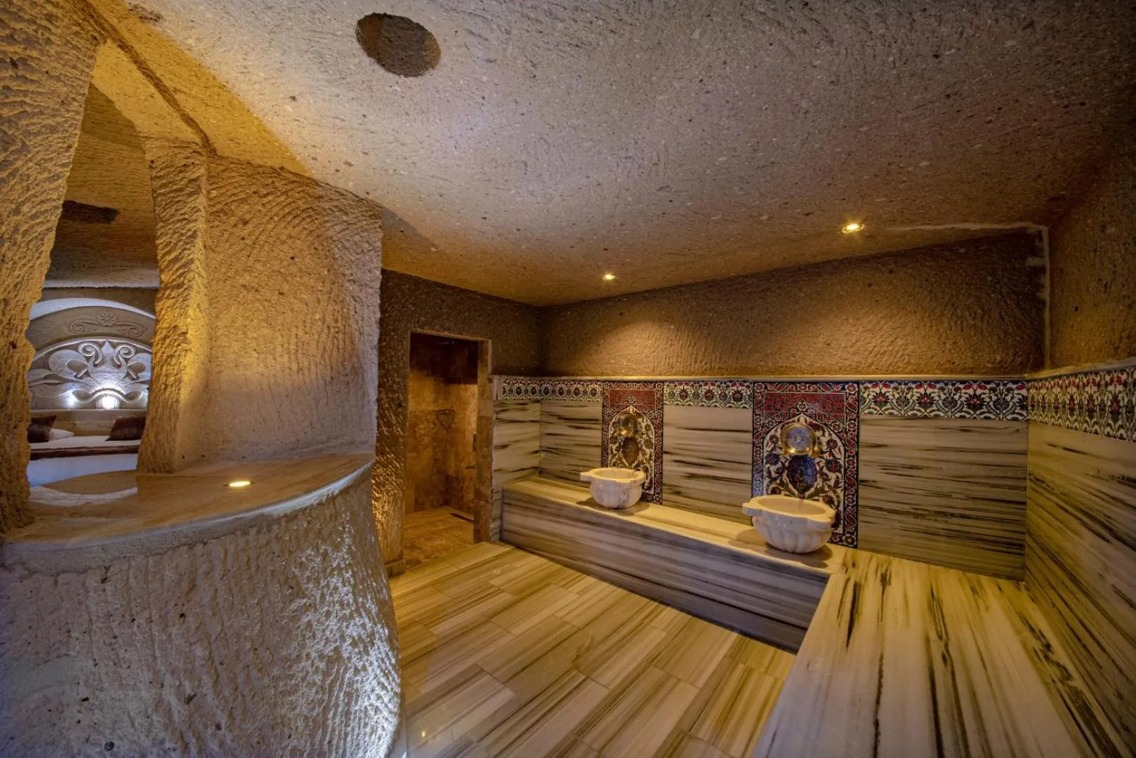 Shower, Bed in FARMER CAVE HOUSE