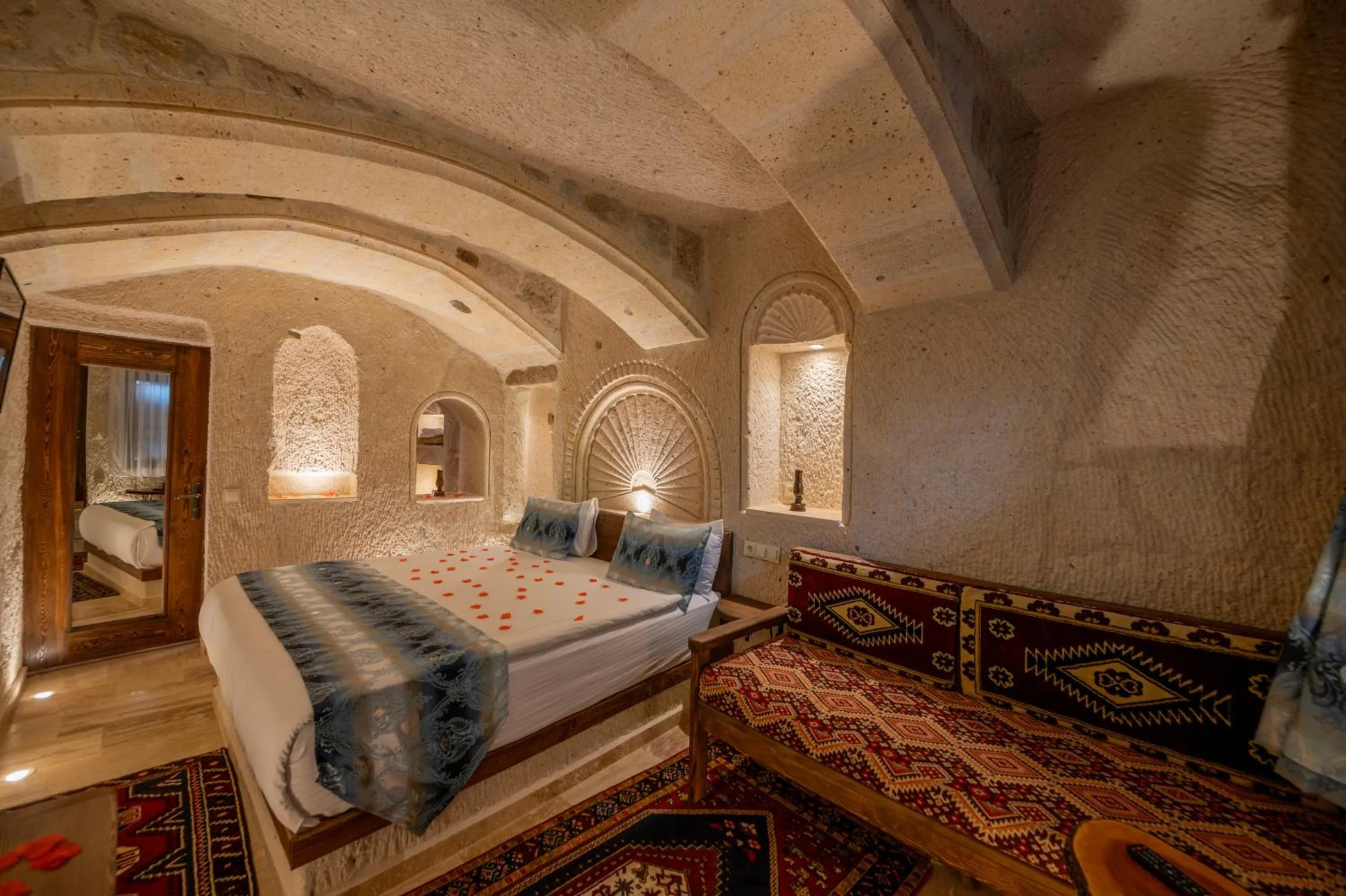 Photo of the whole room in FARMER CAVE HOUSE