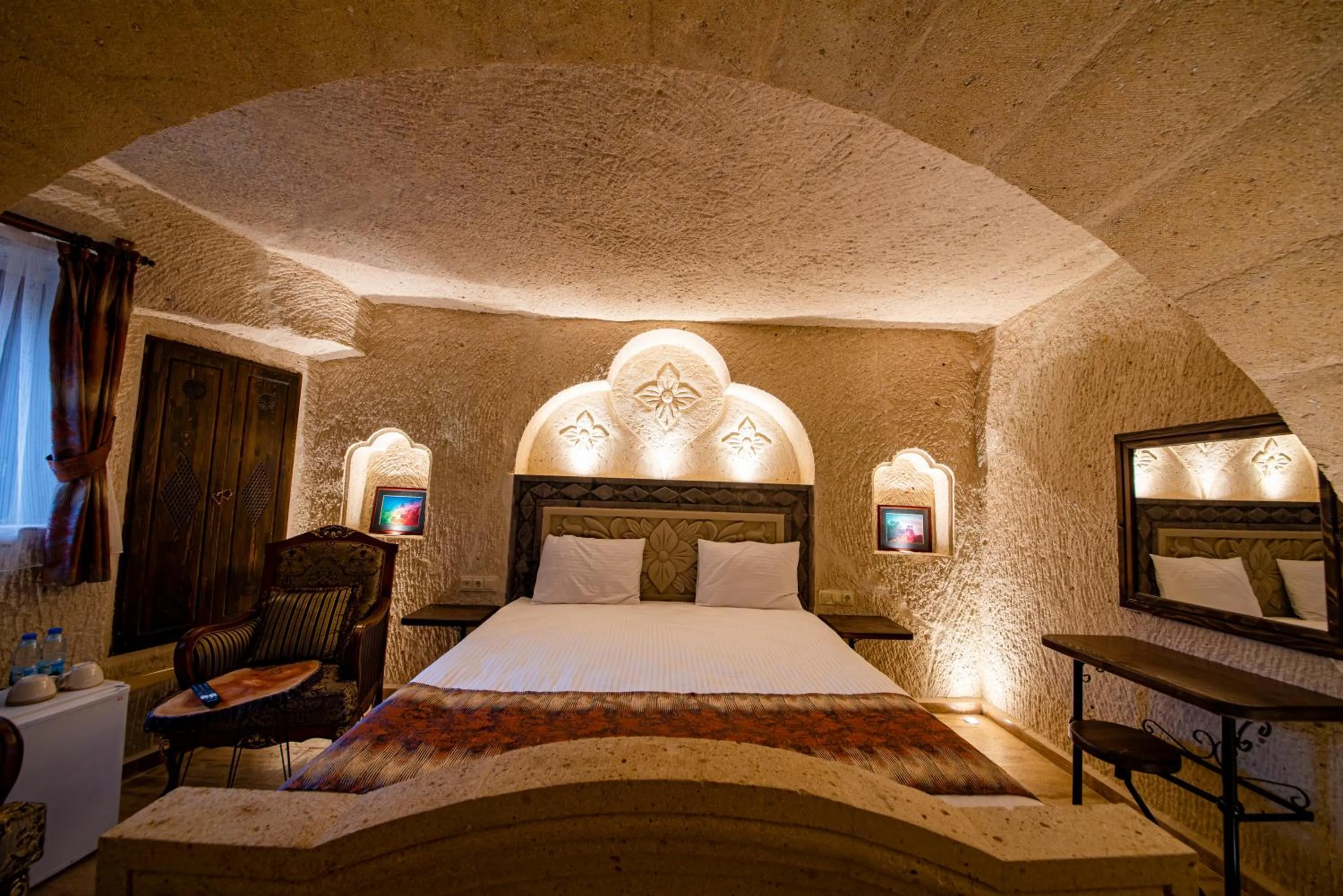 Bed in FARMER CAVE HOUSE