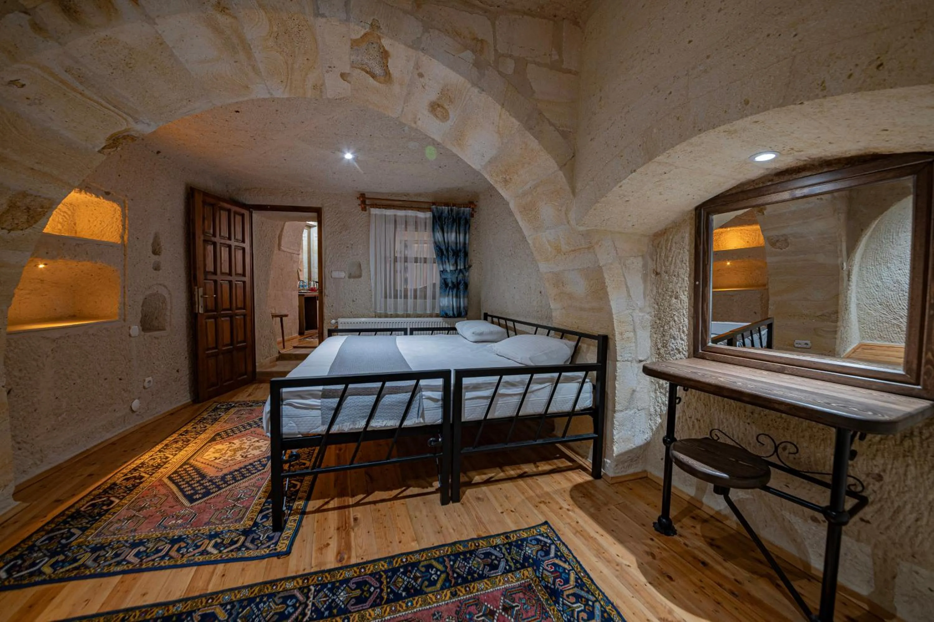 Bed in FARMER CAVE HOUSE