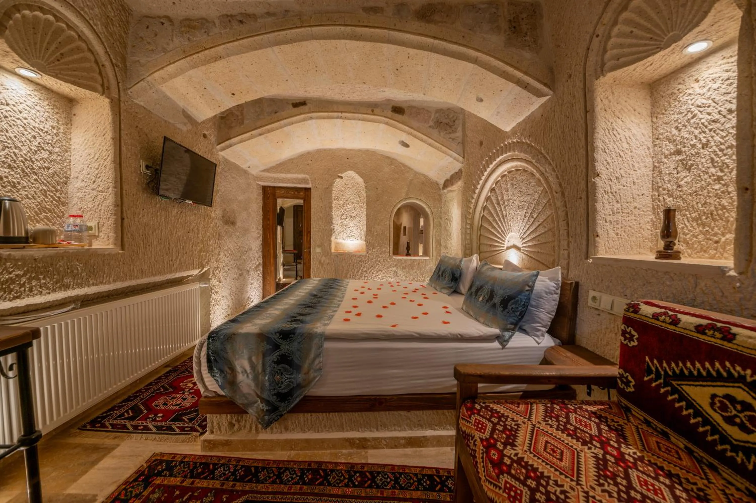 Photo of the whole room in FARMER CAVE HOUSE