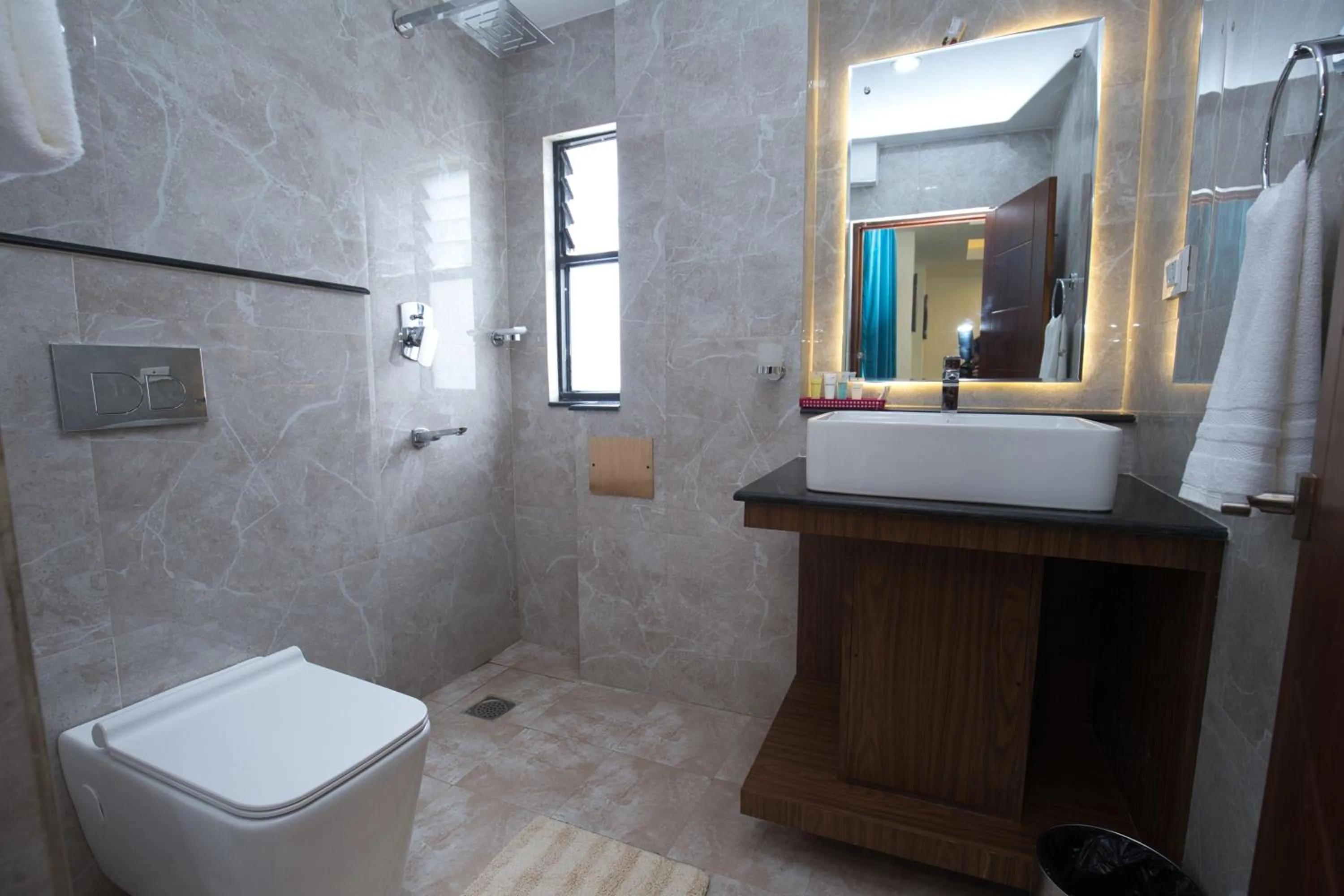 Shower in Hotel Grand View