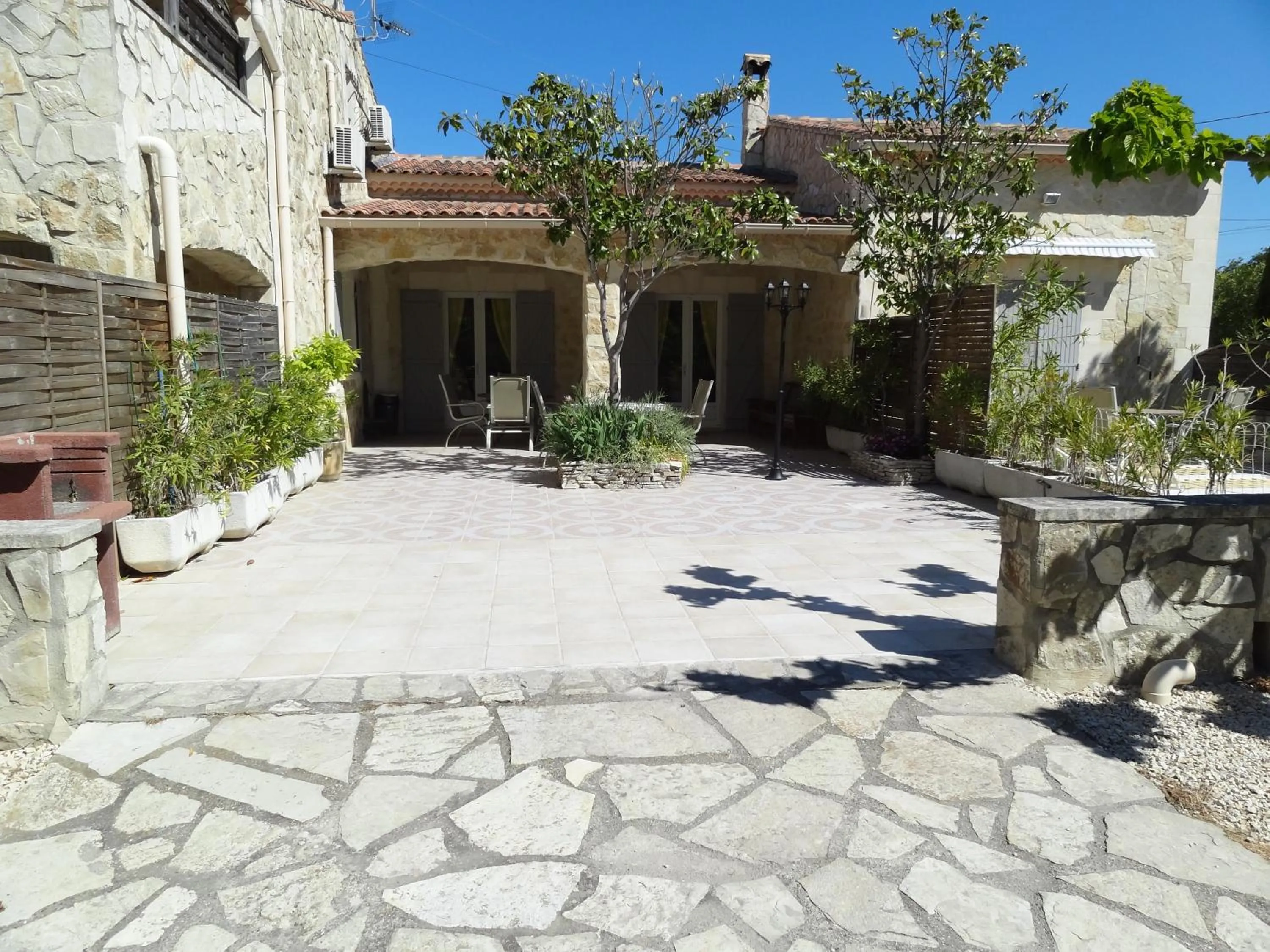 Patio in Locations des Alpilles