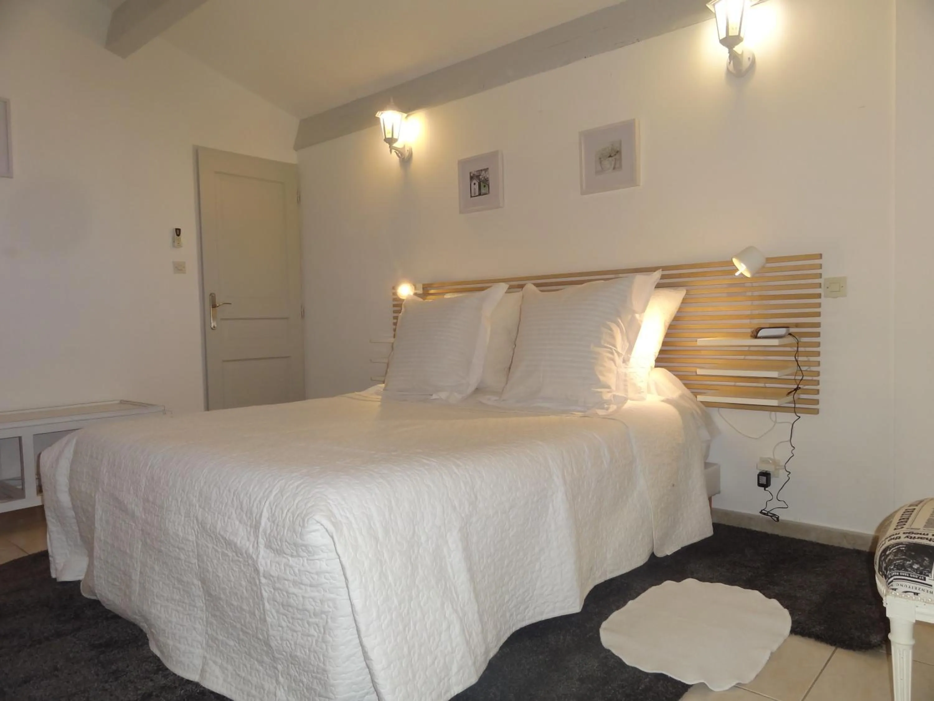 Bedroom, Bed in Locations des Alpilles