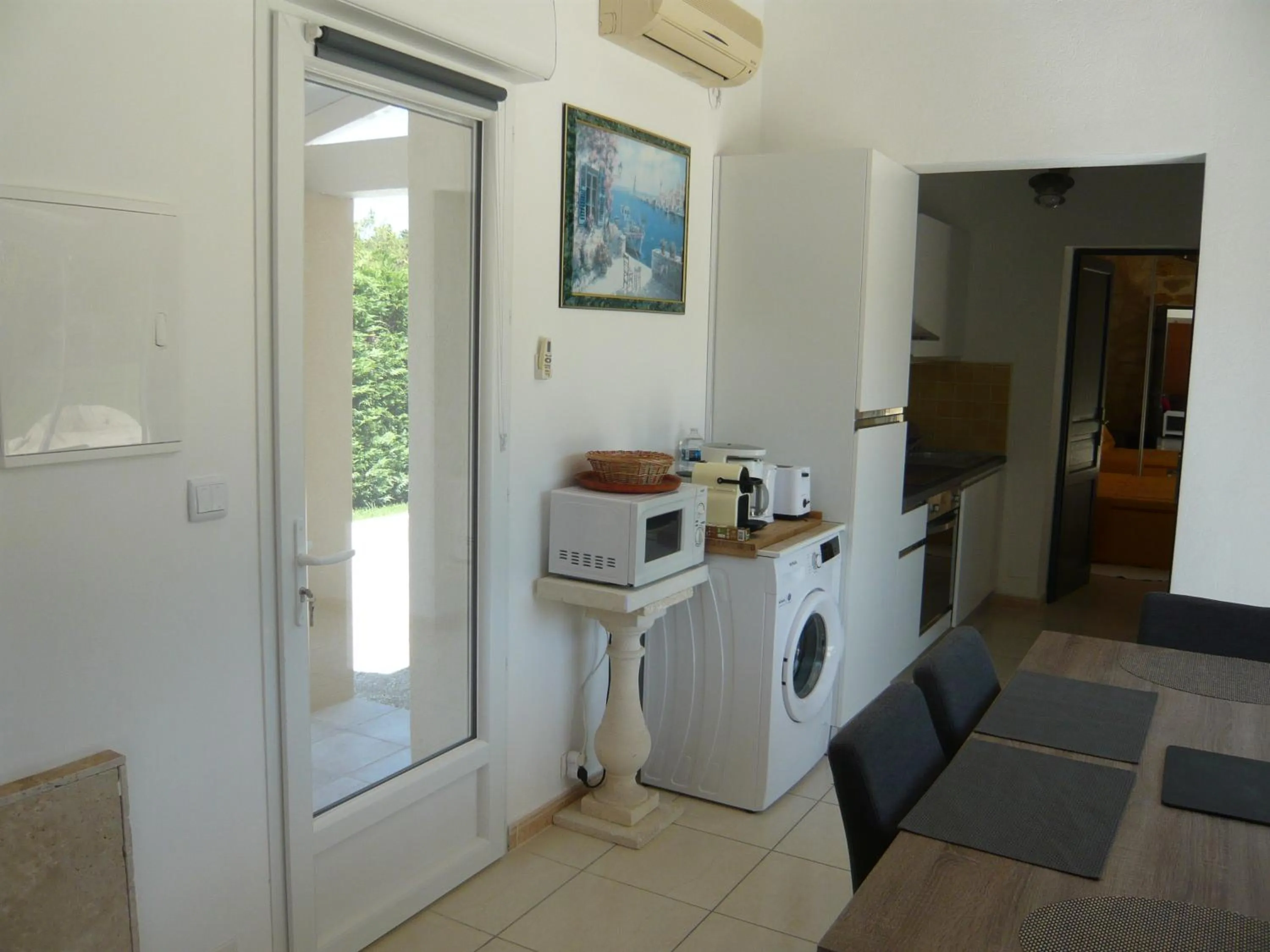 Kitchen or kitchenette in Locations des Alpilles