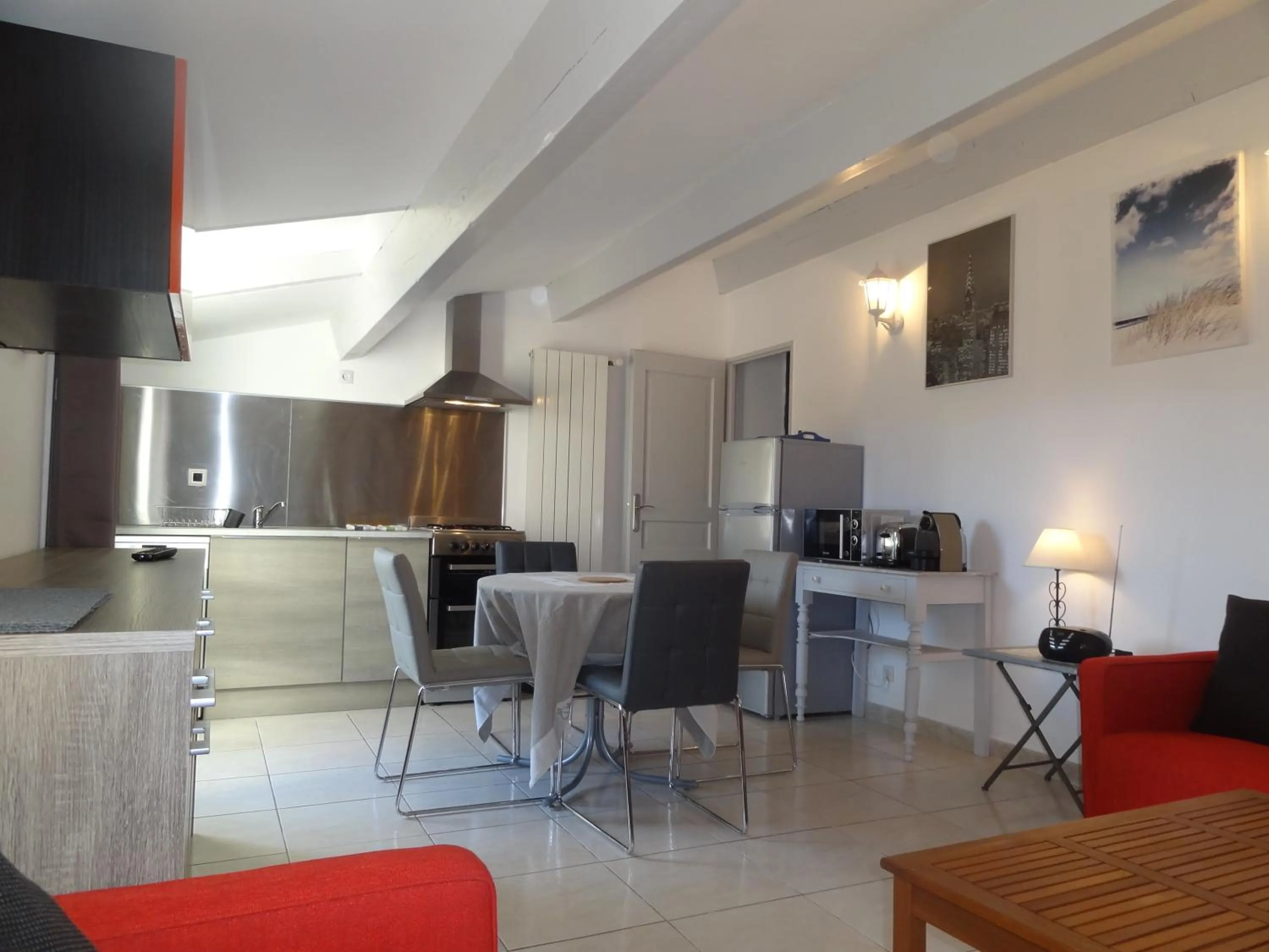 Dining area in Locations des Alpilles