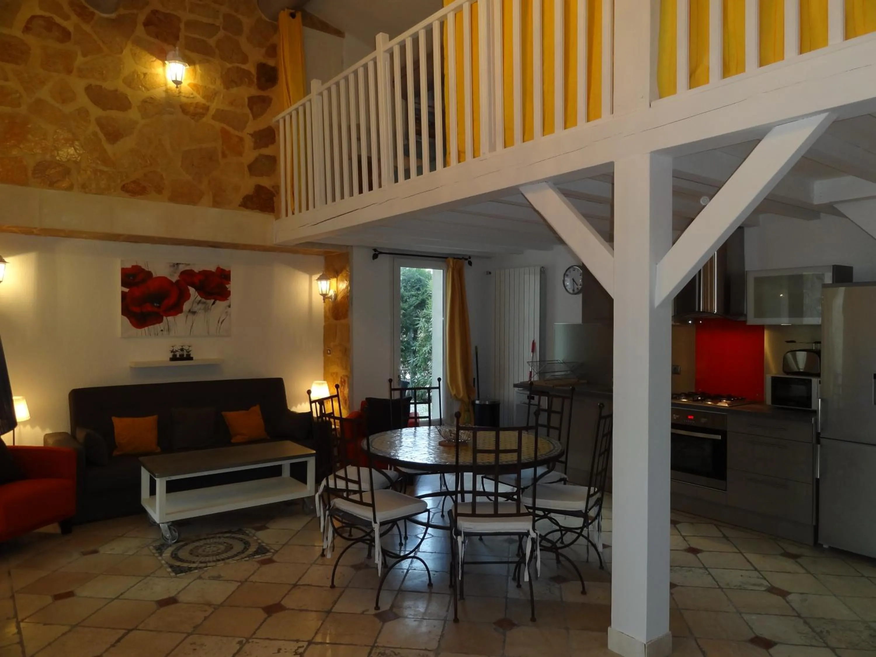 Living room in Locations des Alpilles