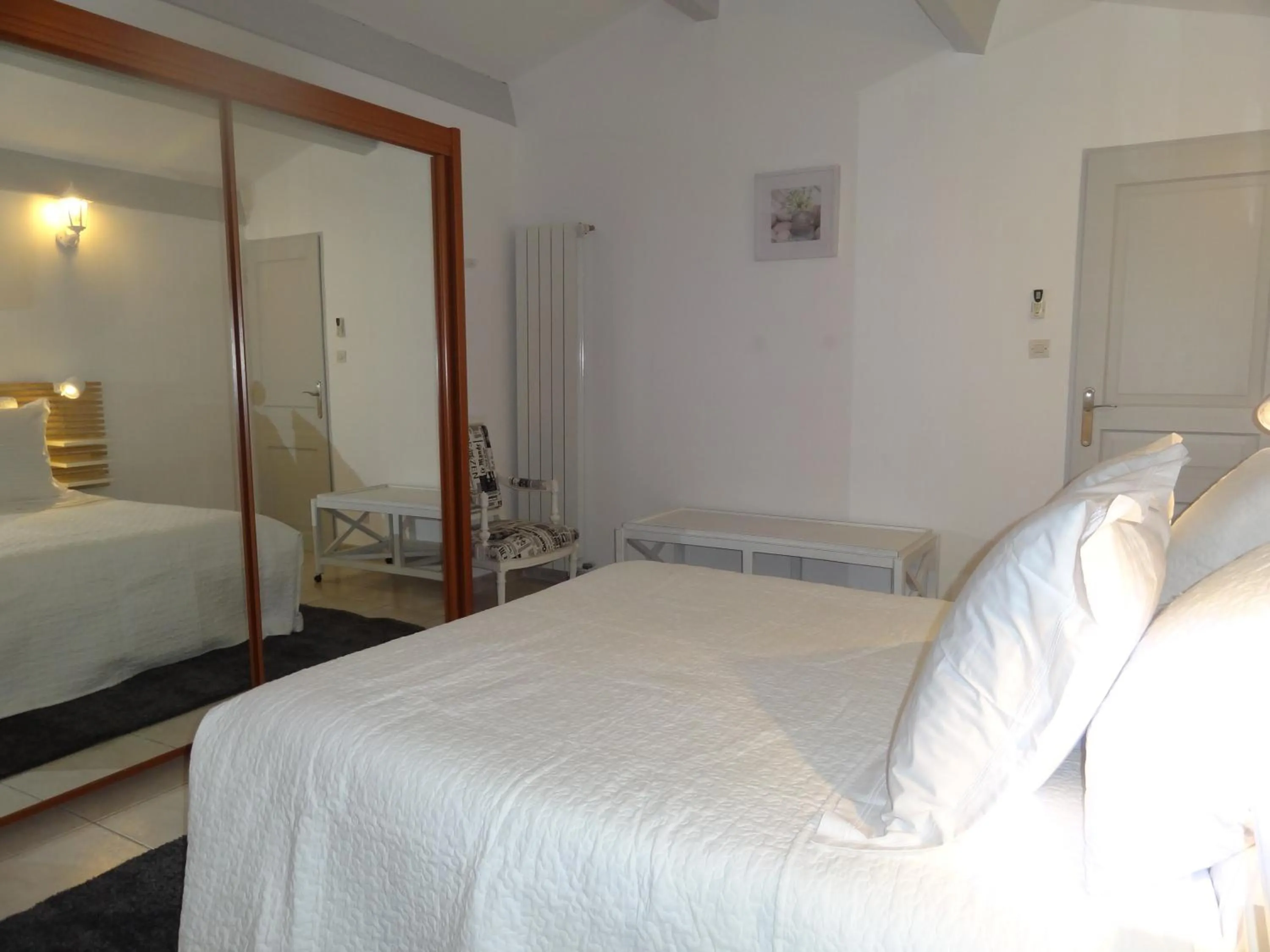 Bedroom, Bed in Locations des Alpilles