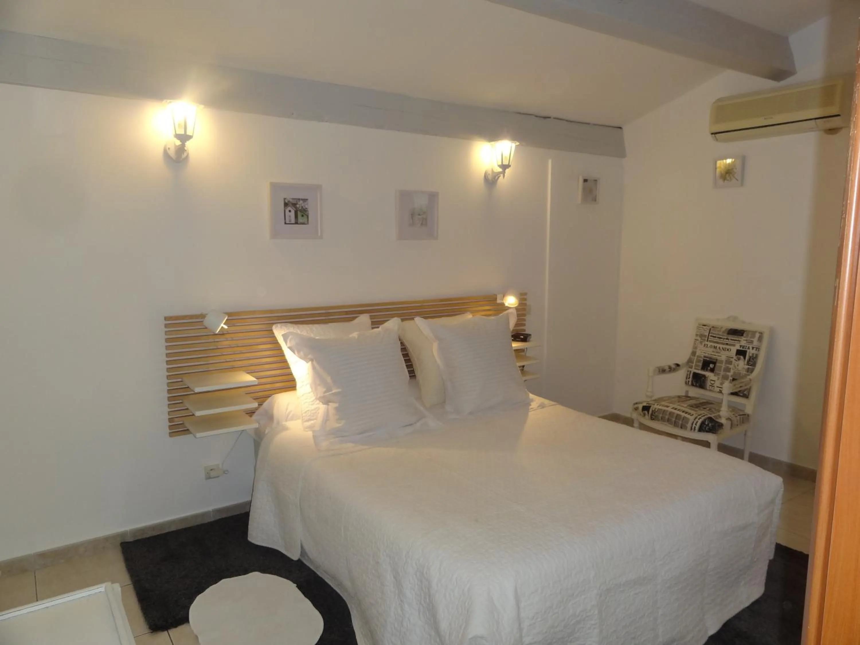 Bedroom, Bed in Locations des Alpilles